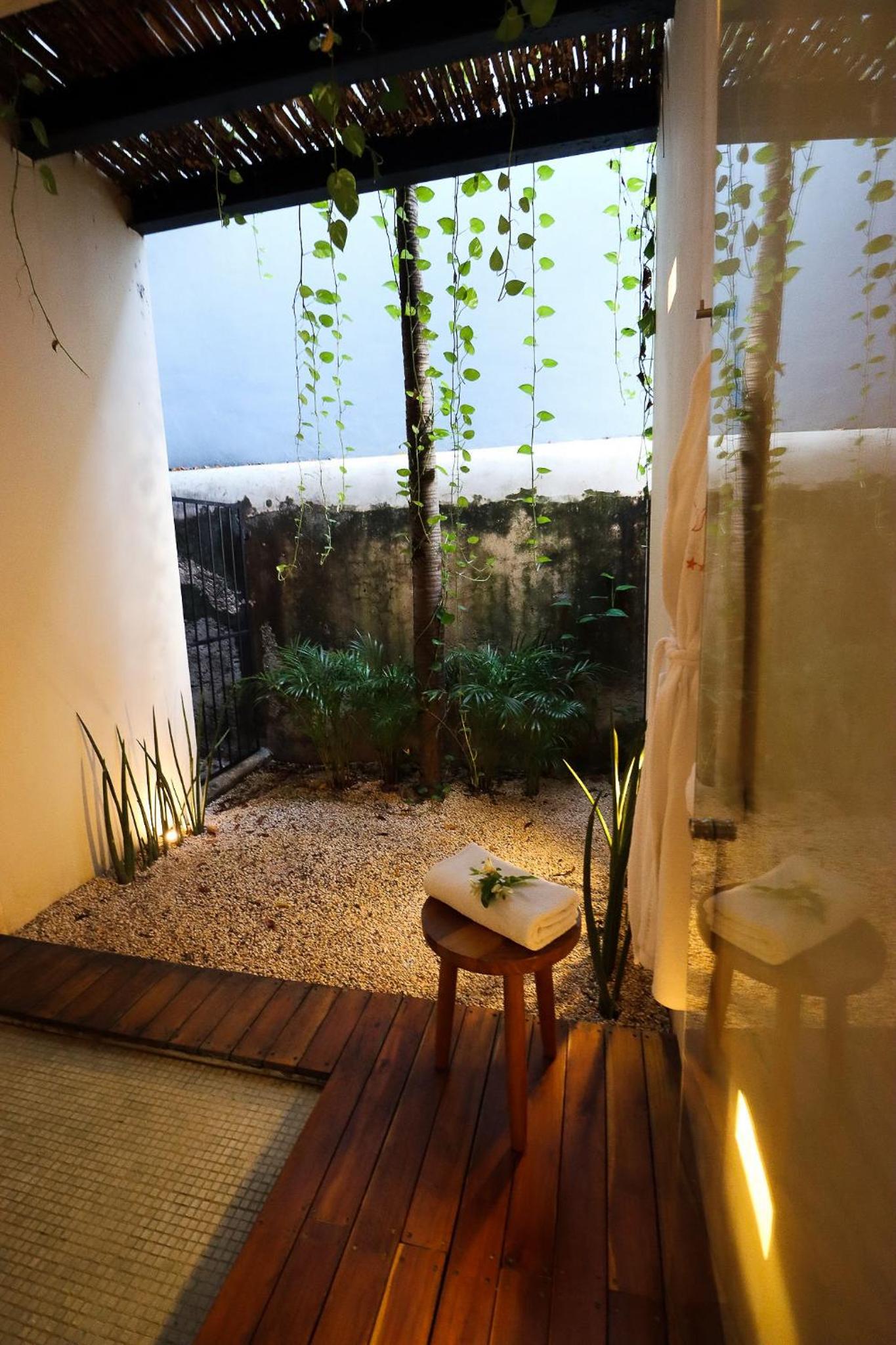 King Room with Garden View - Photo 10