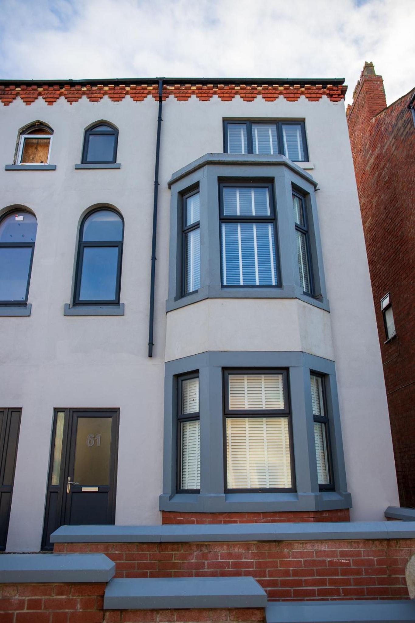 Two-Bedroom Apartment - Photo 3