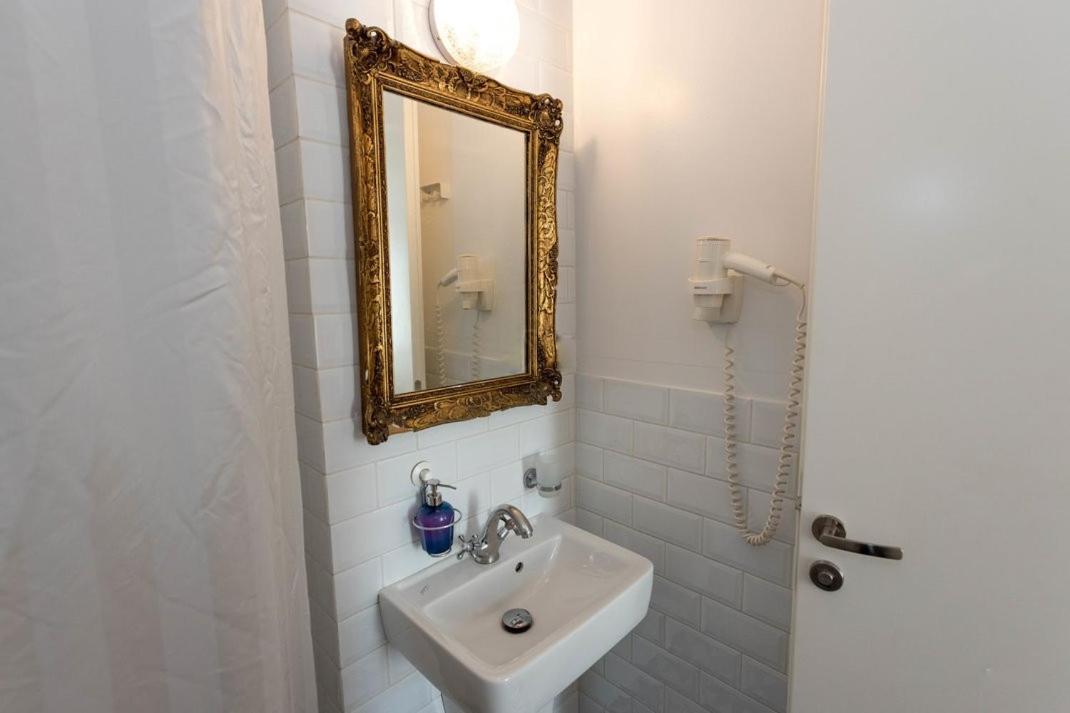 Deluxe Double or Twin Room photo 3