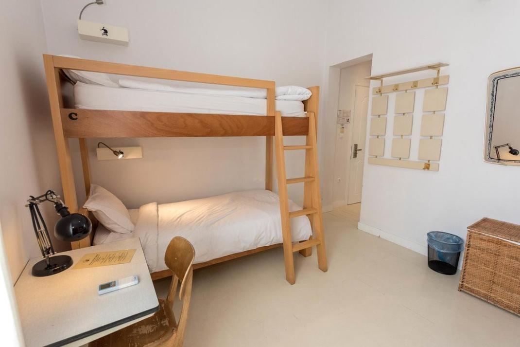 Single Bed in 4-Bed Mixed Dormitory Room photo 2
