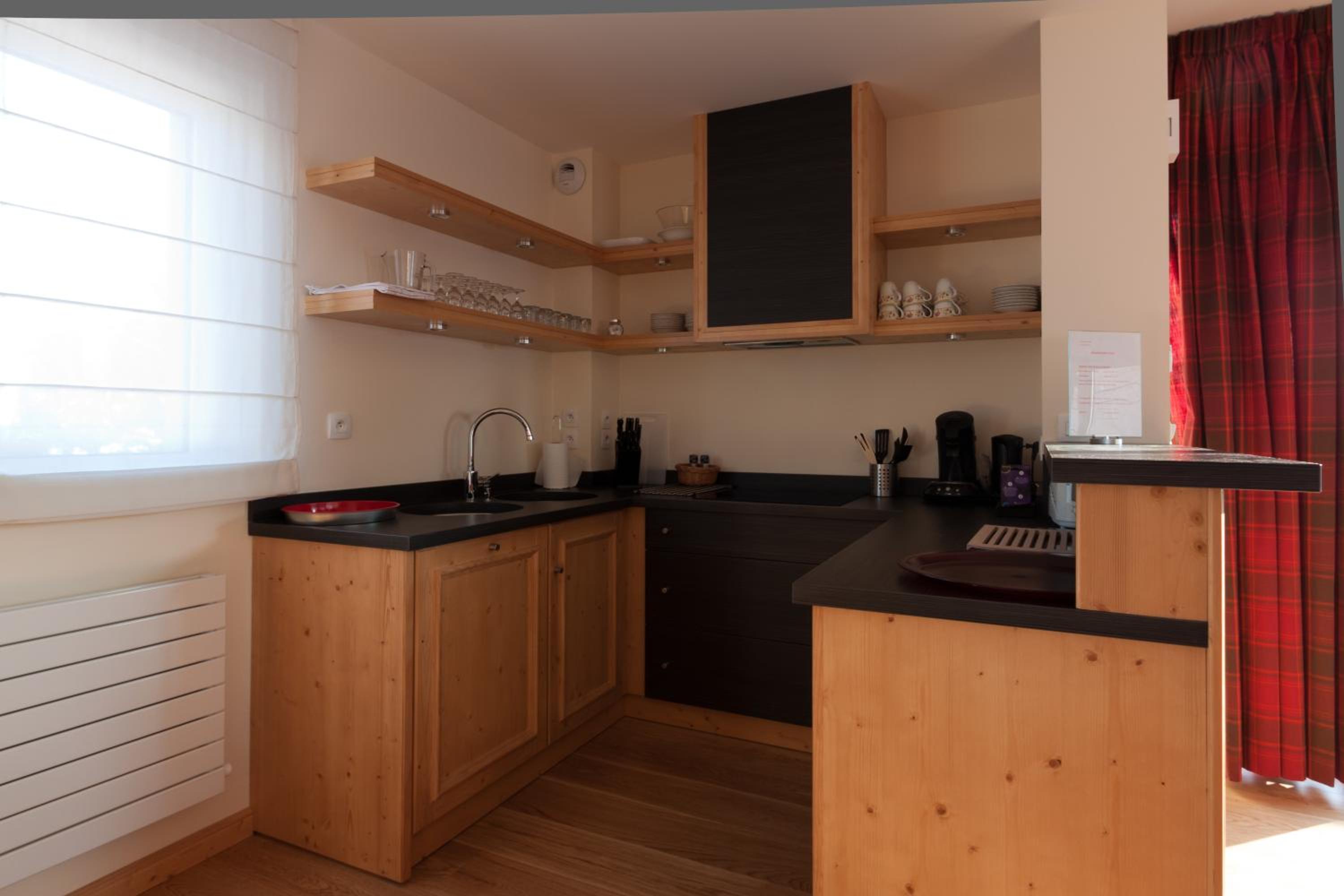 Comfort Two-Bedroom Apartment - Photo 6