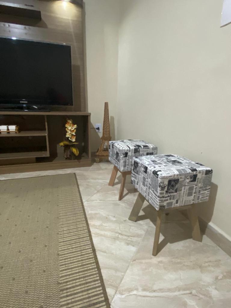 Apartment with Mountain View - Photo 2