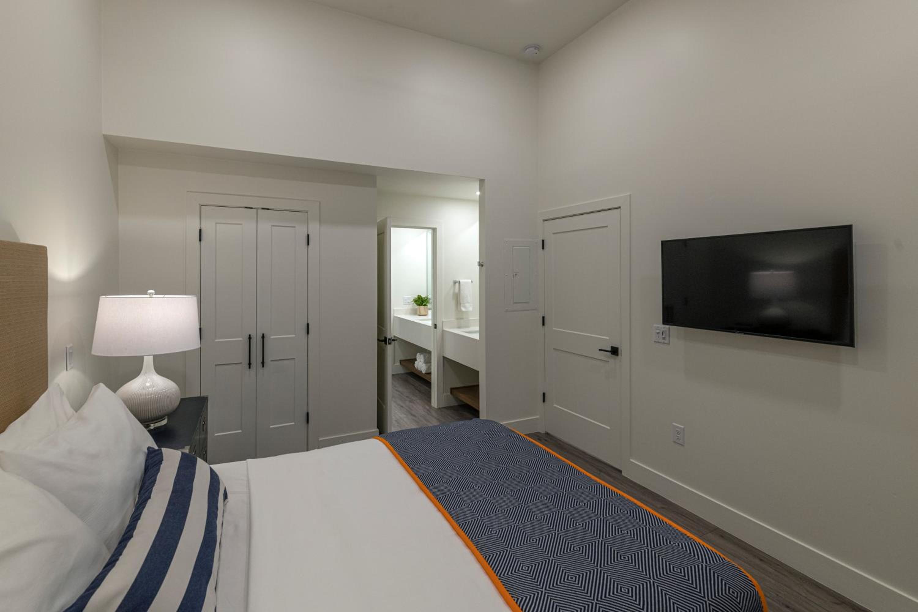 Deluxe Suite photo 2