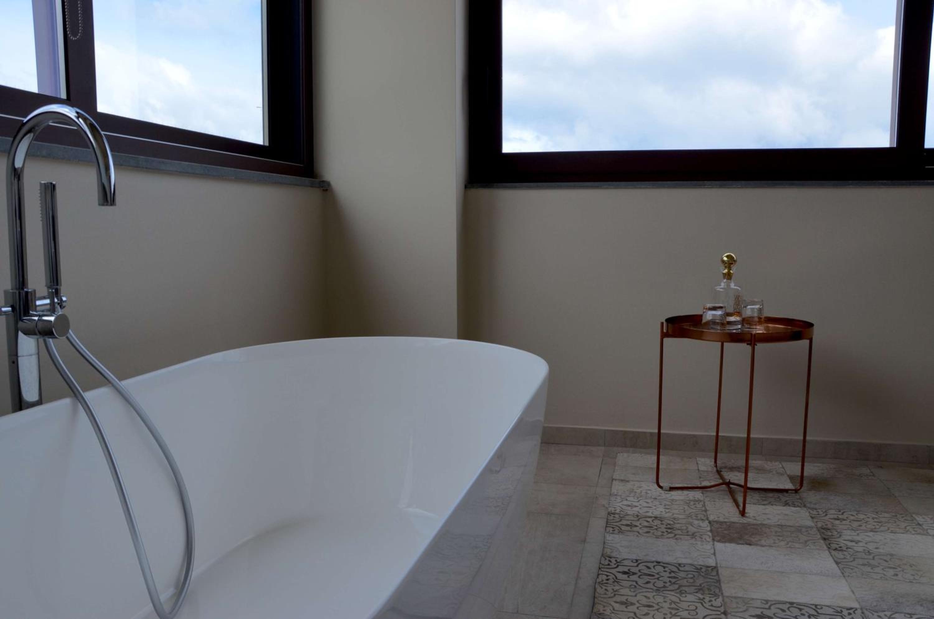 Junior Queen Suite - Photo 5