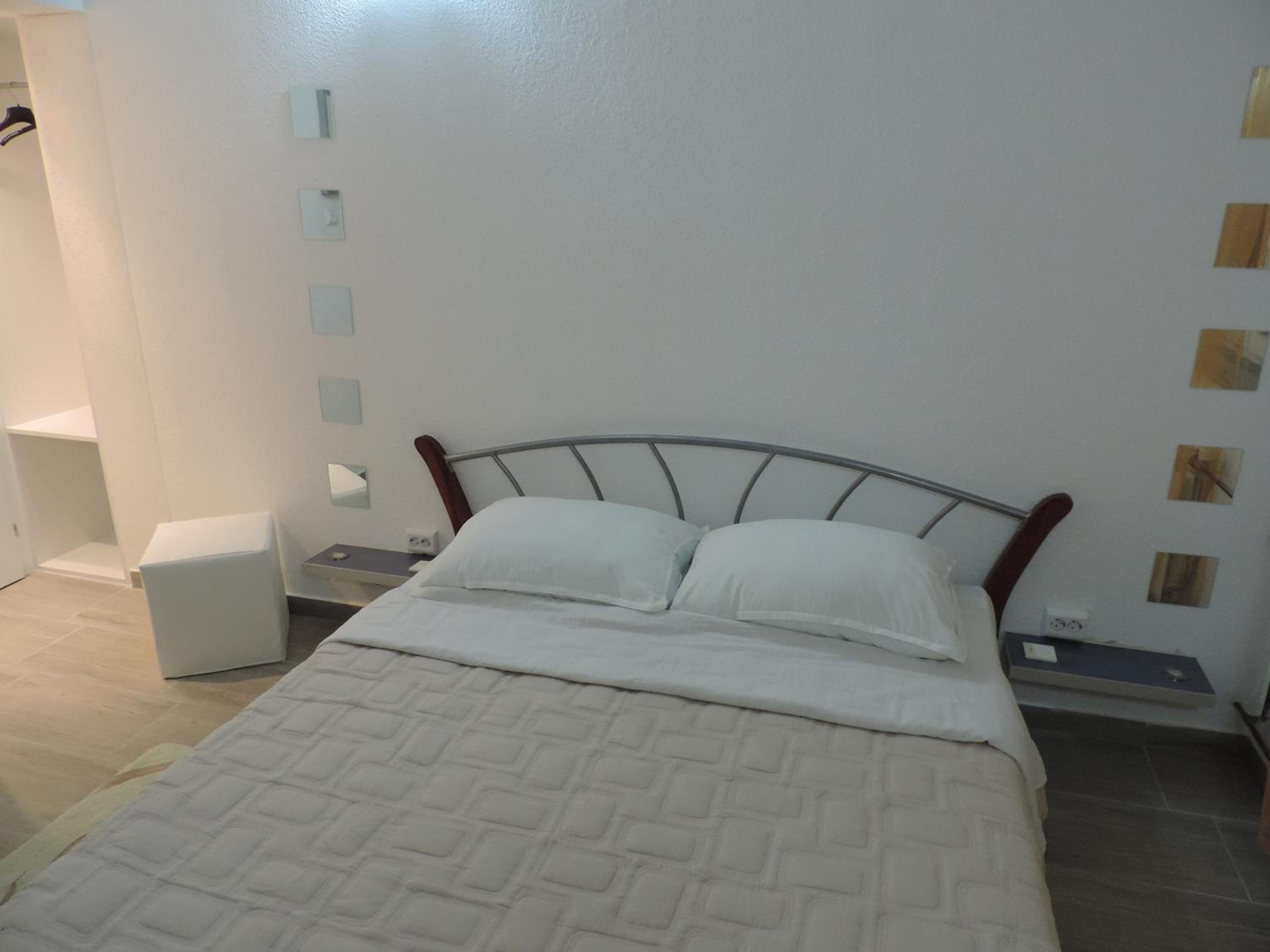 Double Room with Garden View - Photo 6
