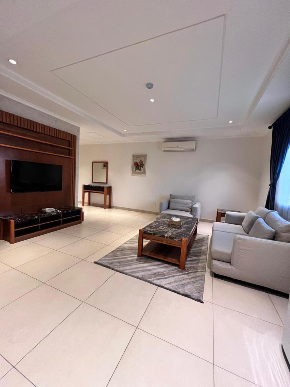 One-Bedroom Suite