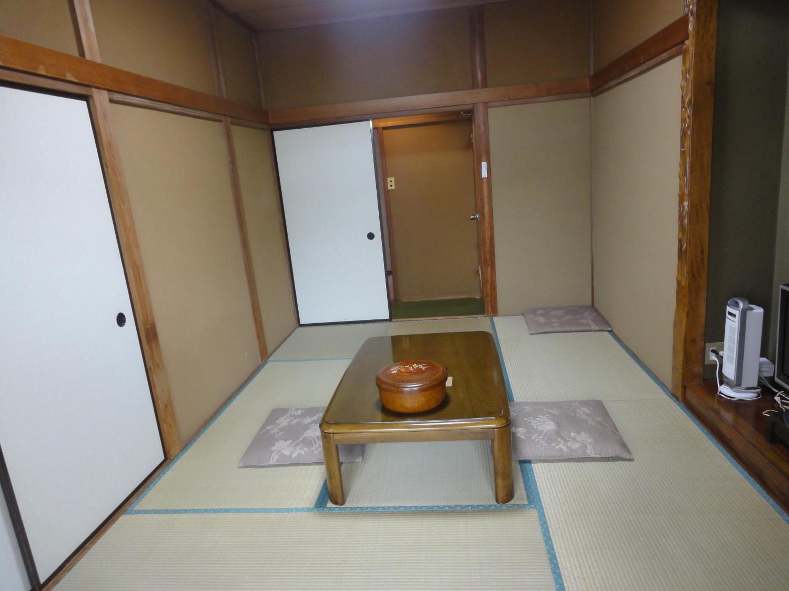 Japanese-Style Twin Room with Shared Bathroom