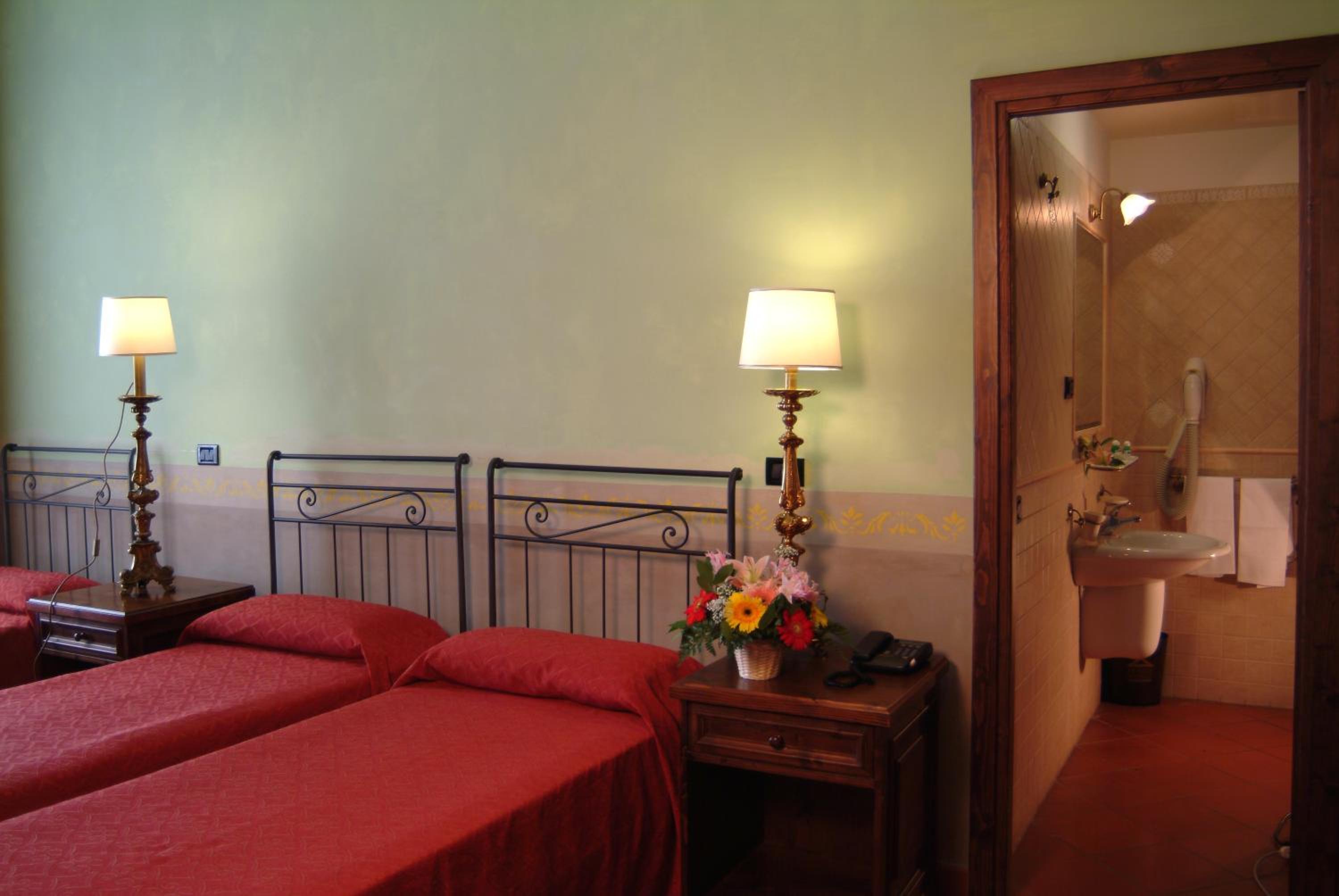 Double or Twin Room photo 2