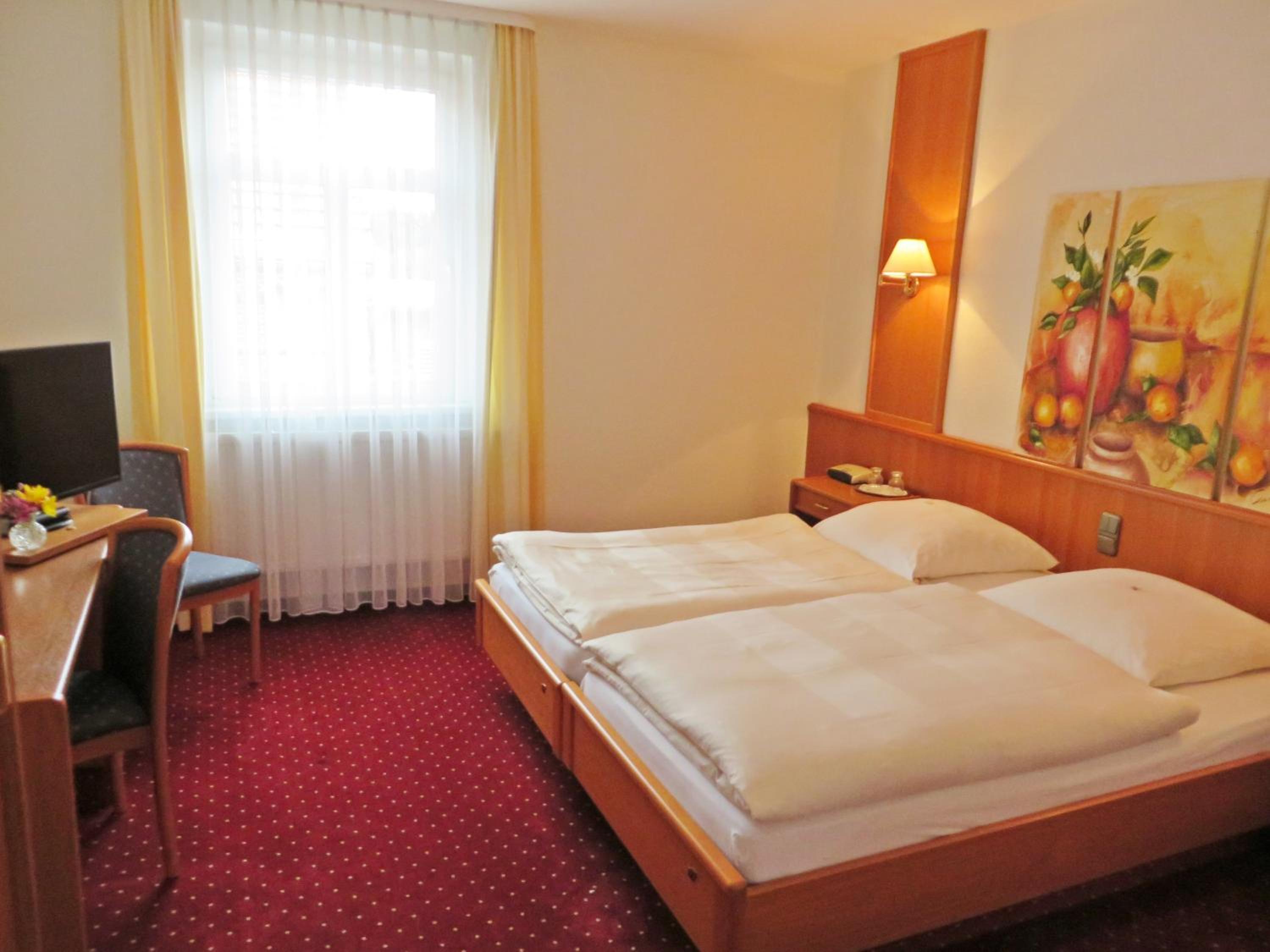 Economy Double Room photo 3