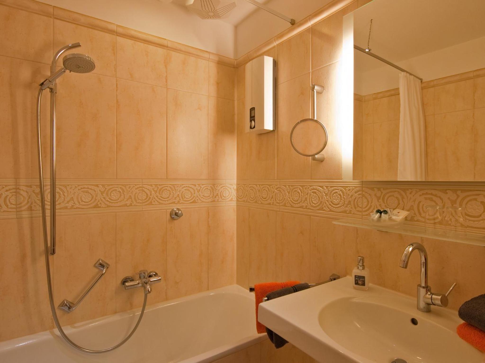Budget Double Room photo 2