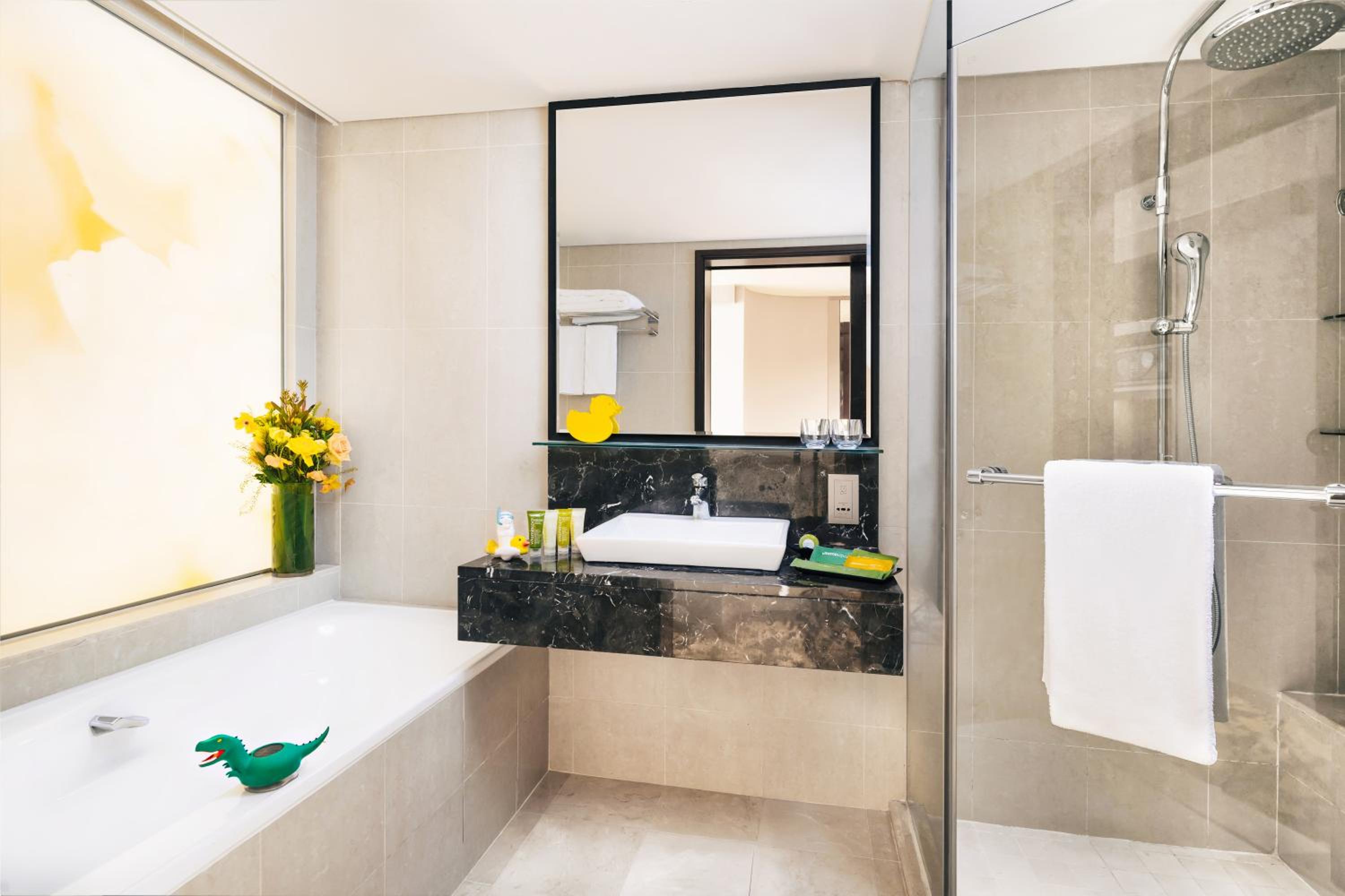 Premier Twin Room, High Floor photo 2
