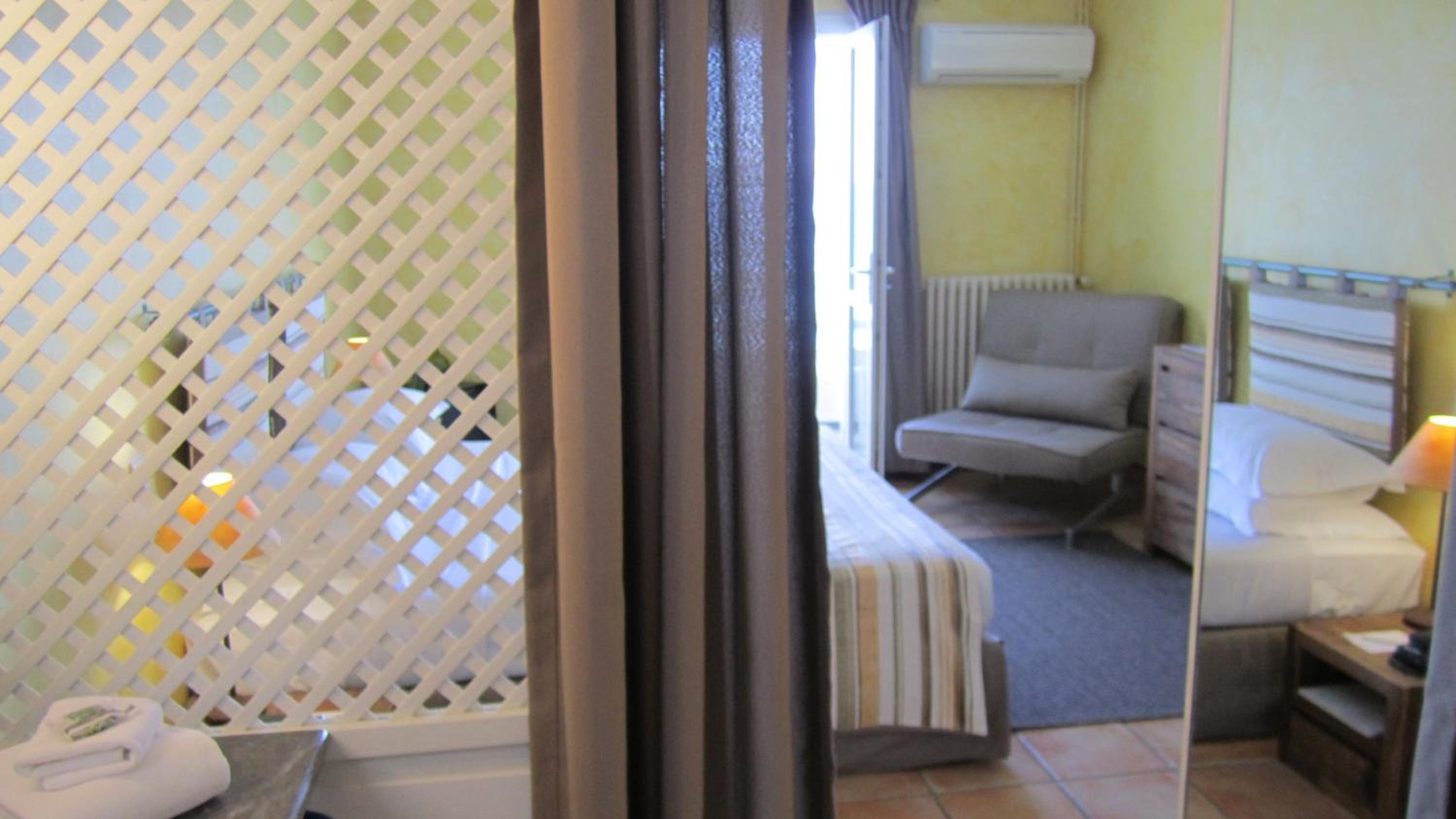 Exclusive Room with Terrace or Balcony and Sea View - Photo 1