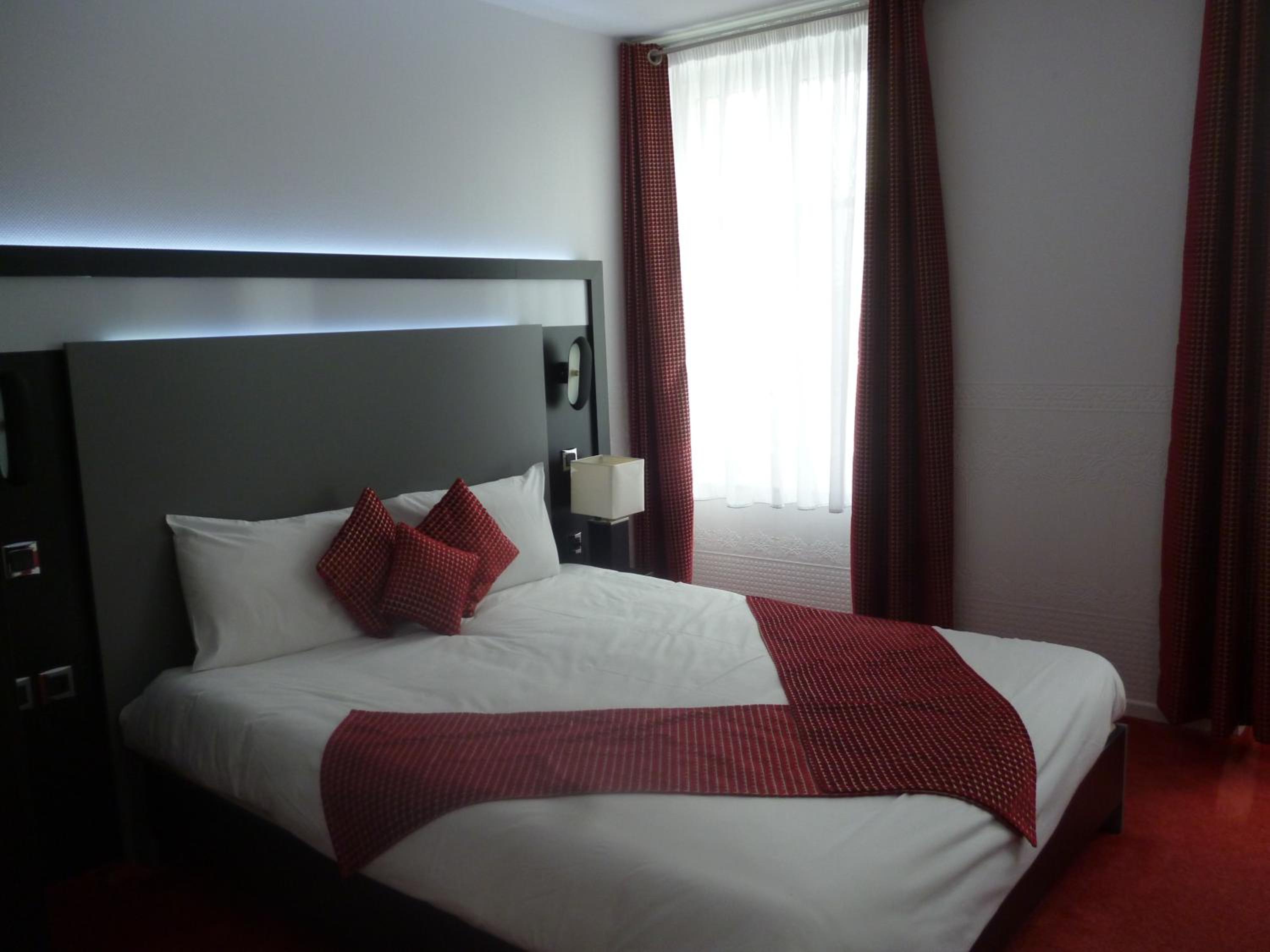 Deluxe Double Room with Shower photo 3
