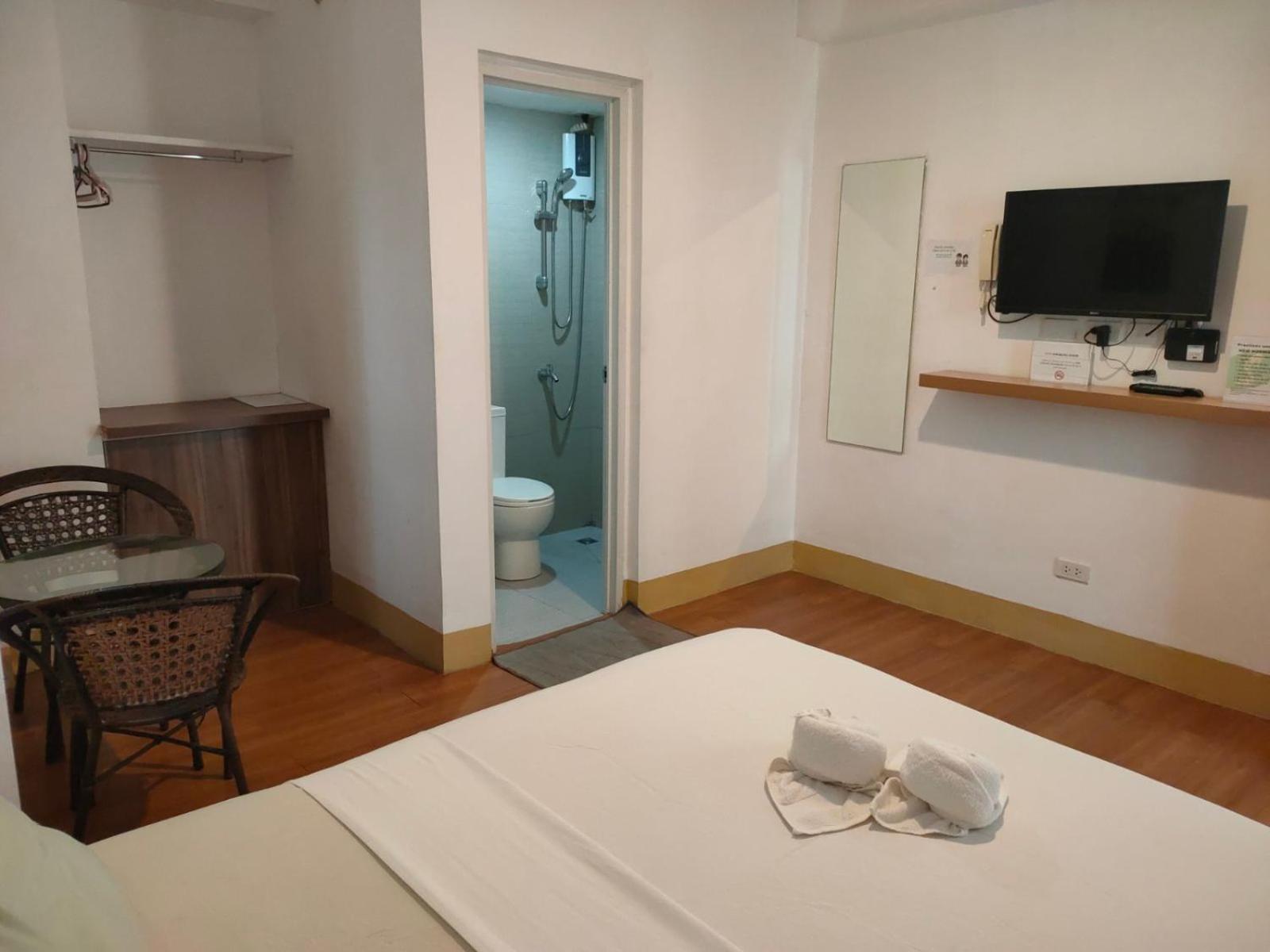 Standard Double Room - Photo 5