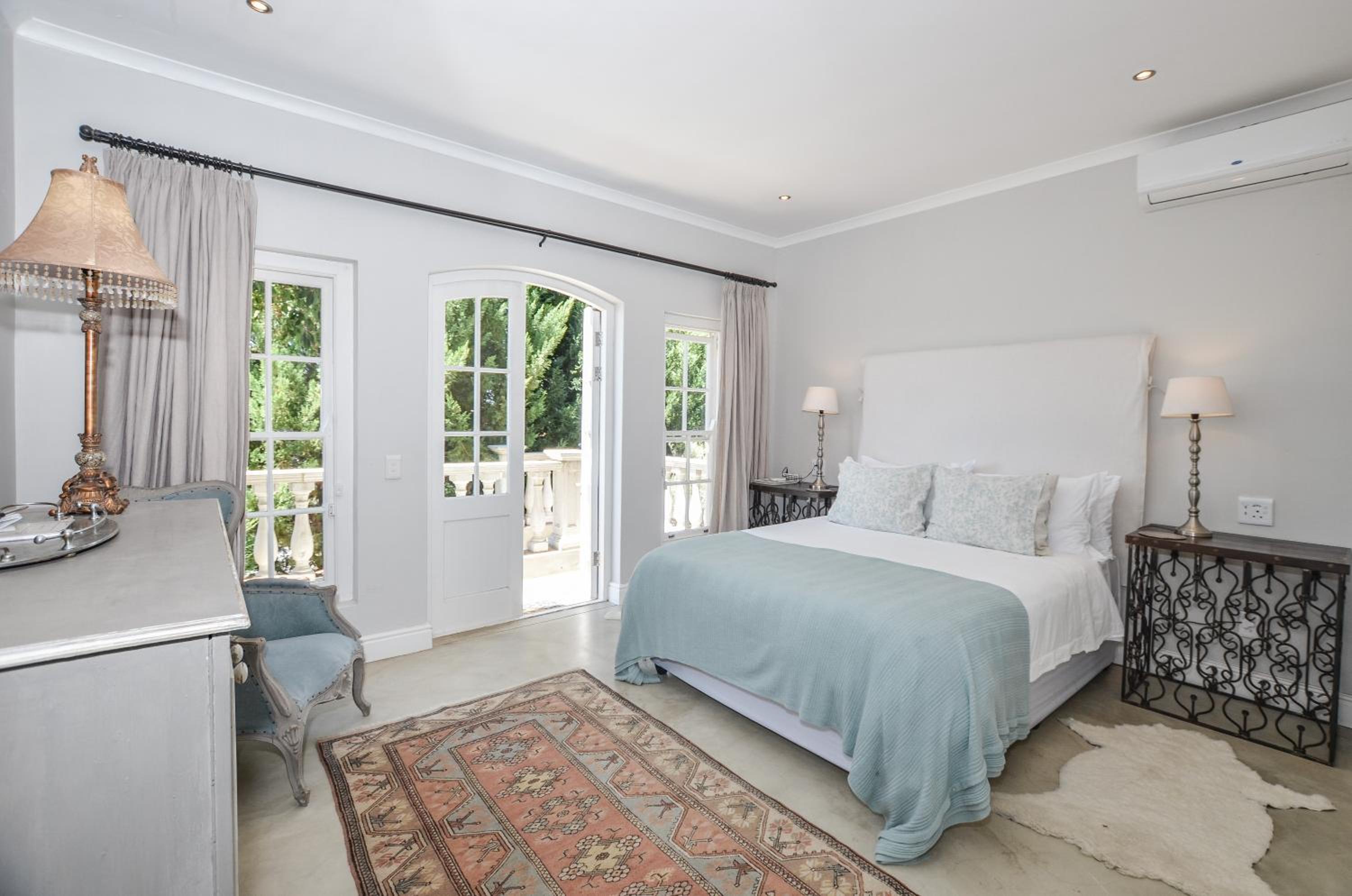 Deluxe Queen Room