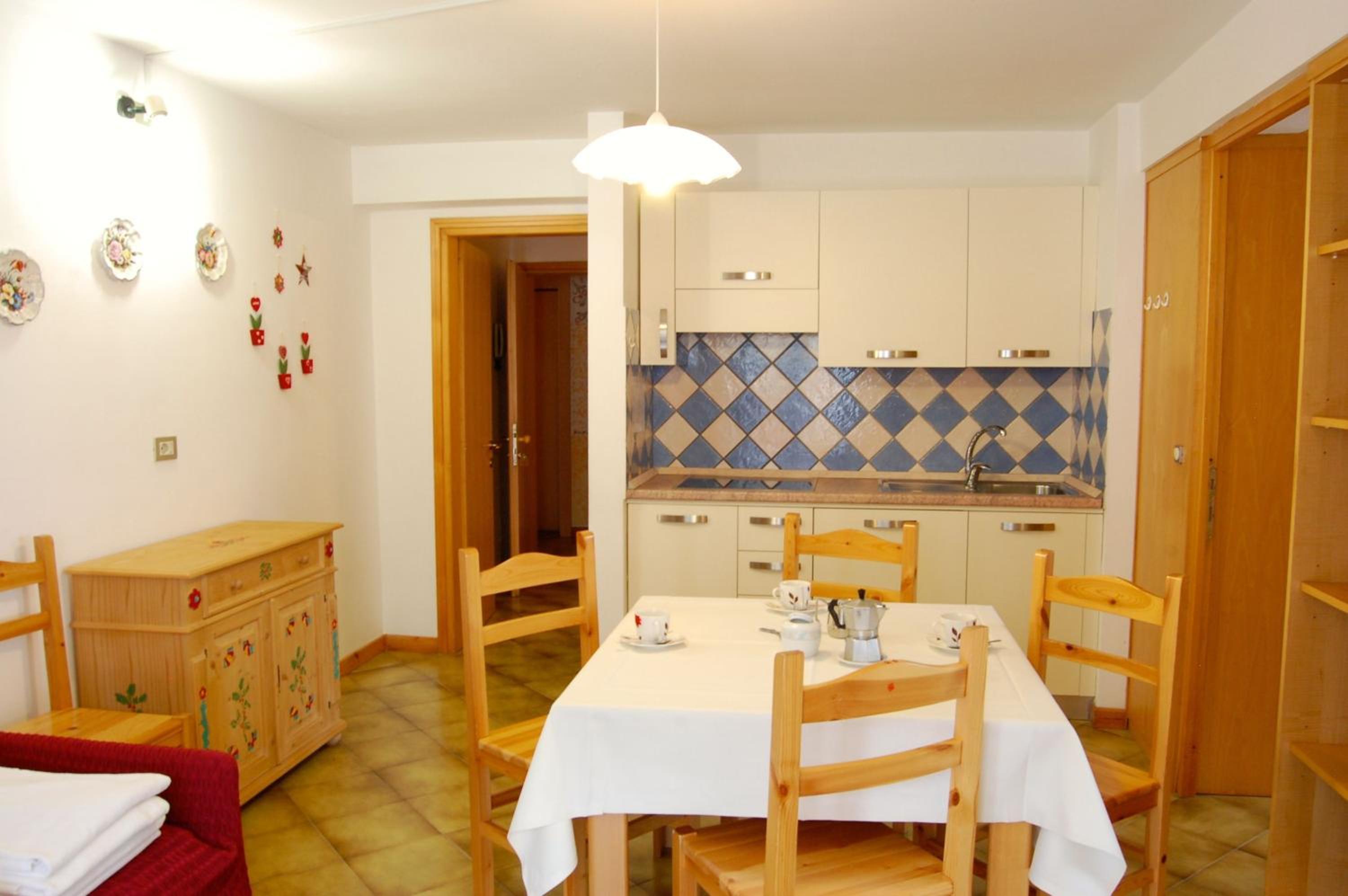 Two-Bedroom Apartment (6 Adults) - Photo 7