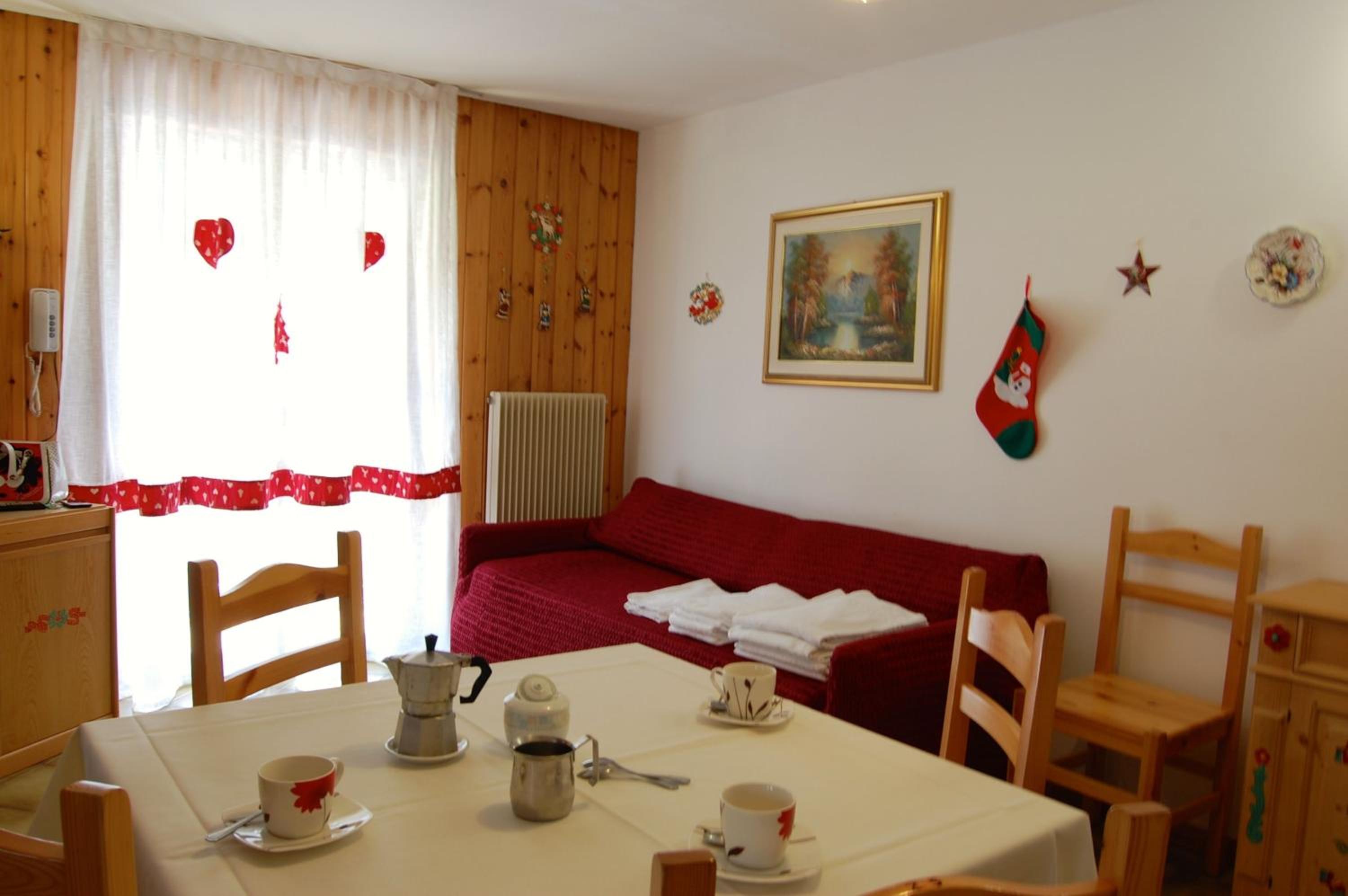 Two-Bedroom Apartment (6 Adults) - Photo 23