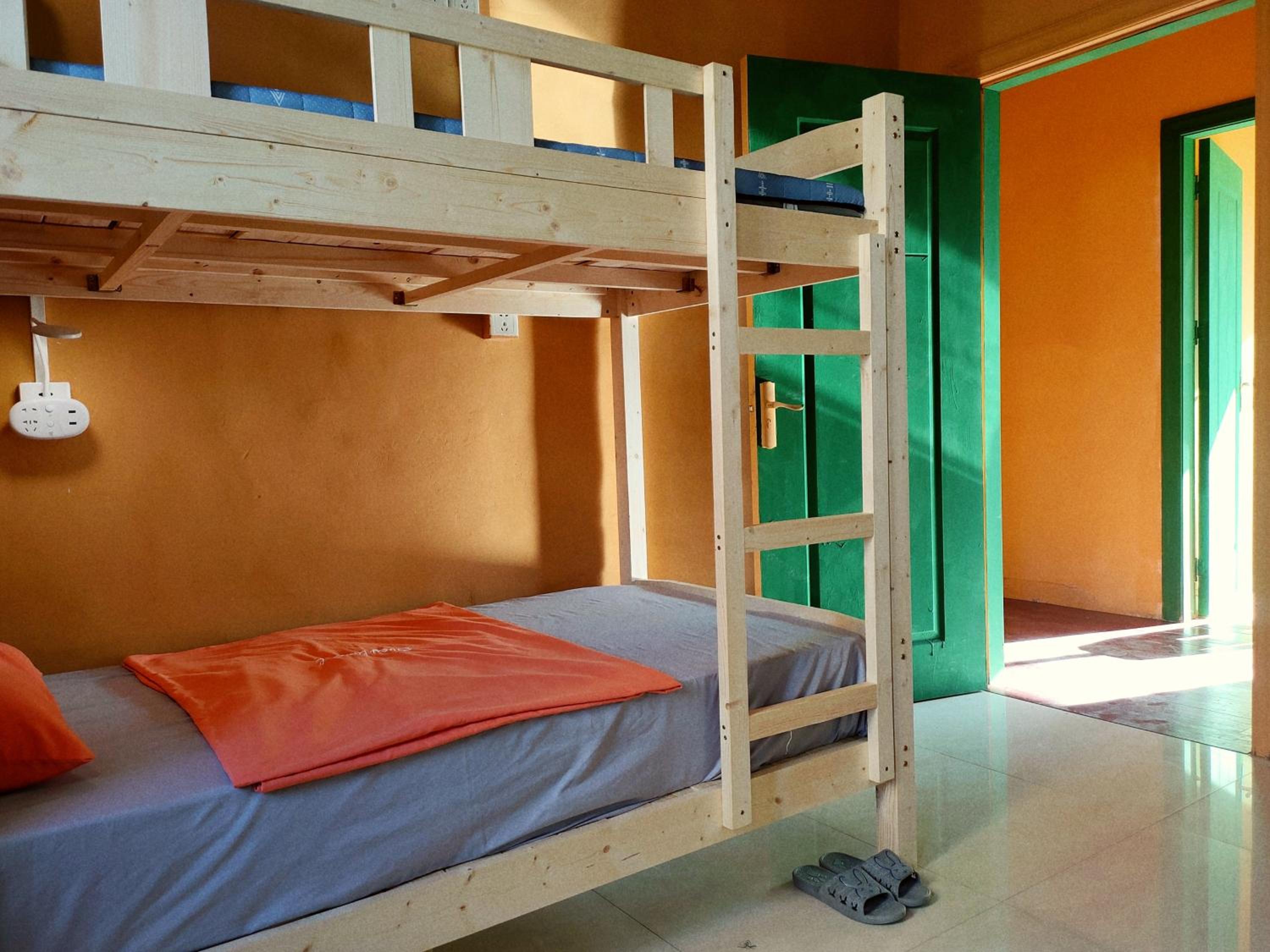 Bed in 6-Bed Female Dormitory Room - Shared Bathroom photo 3