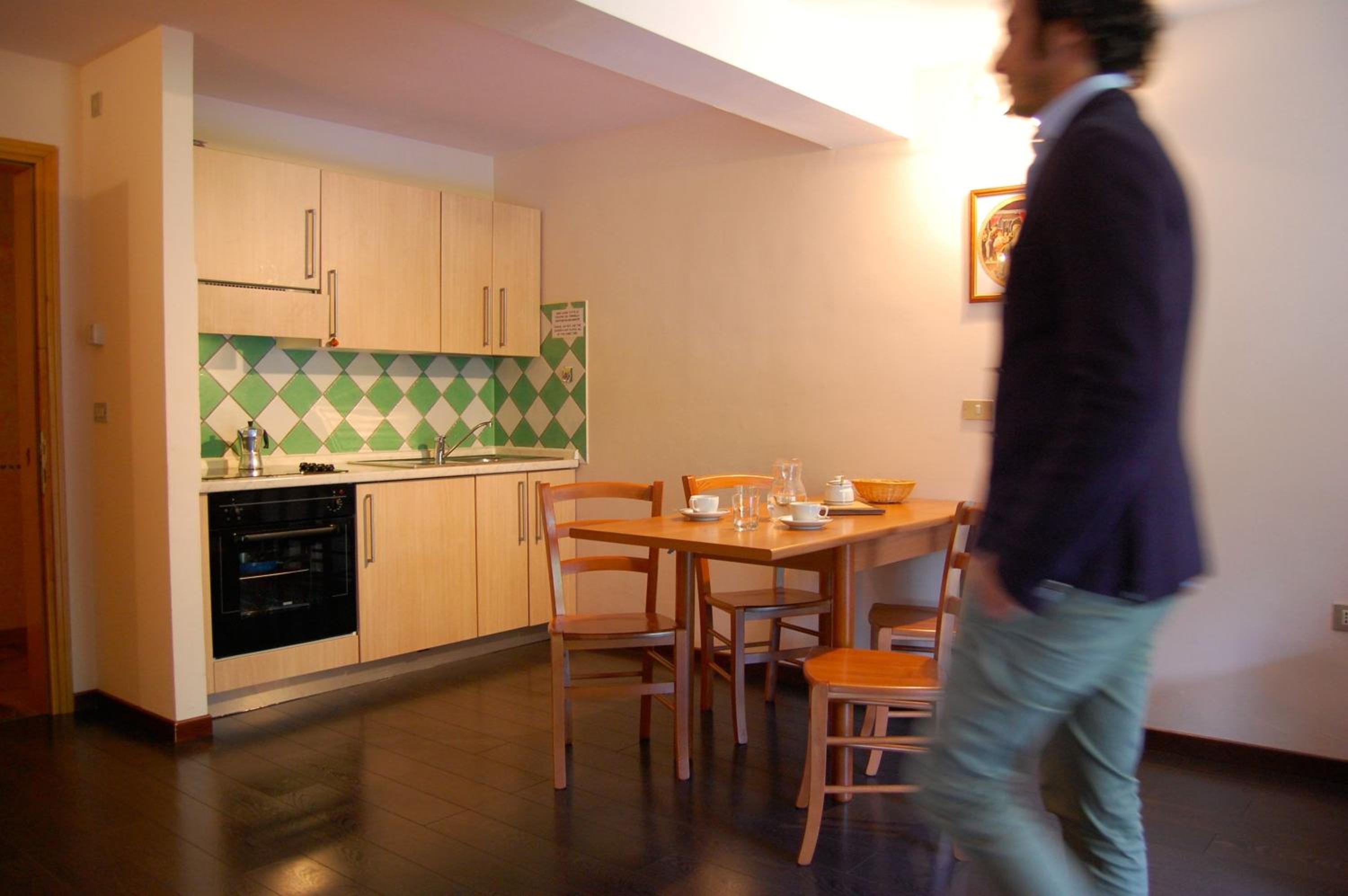 Two-Bedroom Apartment (6 Adults) - Photo 3