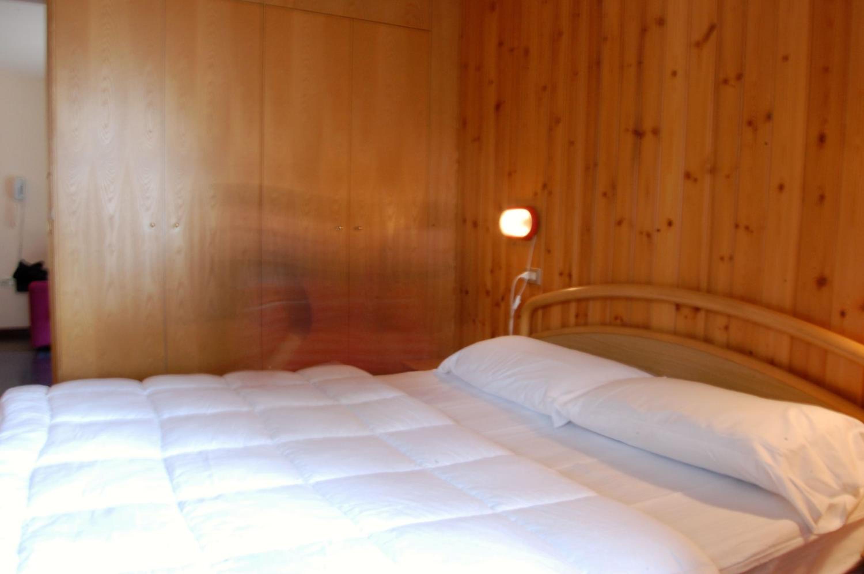 Two-Bedroom Apartment (6 Adults) - Photo 28
