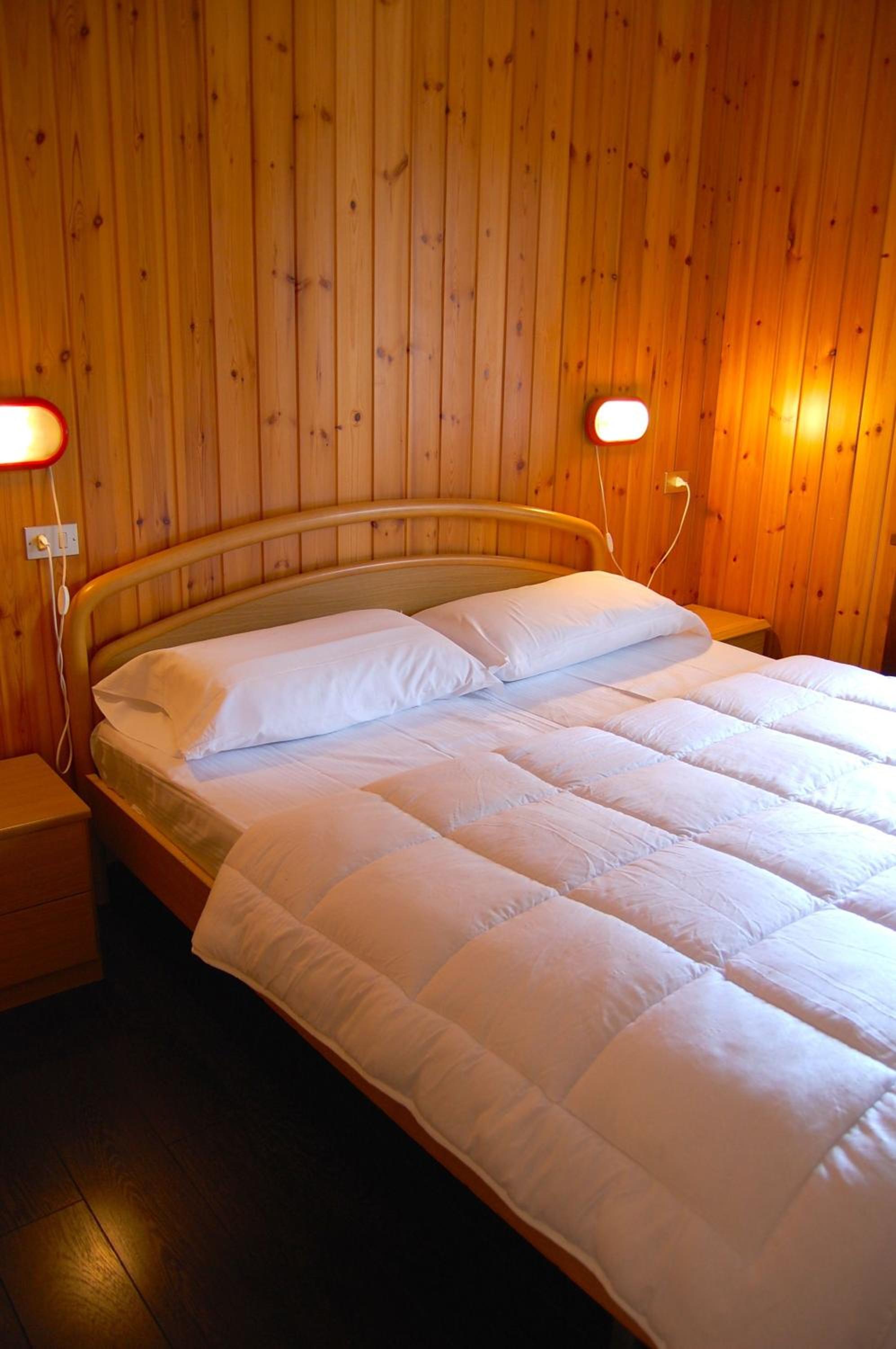 Two-Bedroom Apartment (6 Adults) - Photo 22
