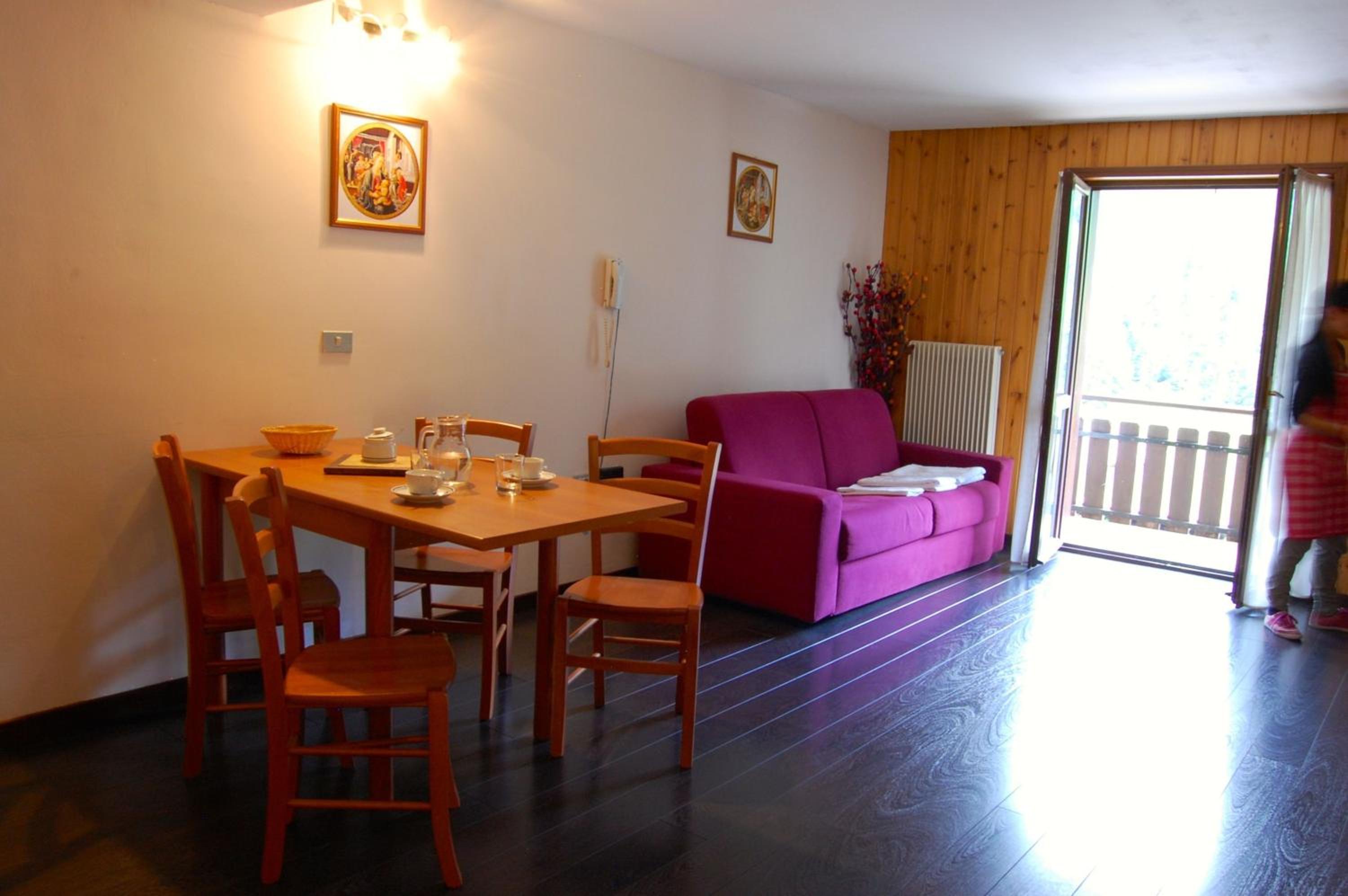 Two-Bedroom Apartment (6 Adults) - Photo 12