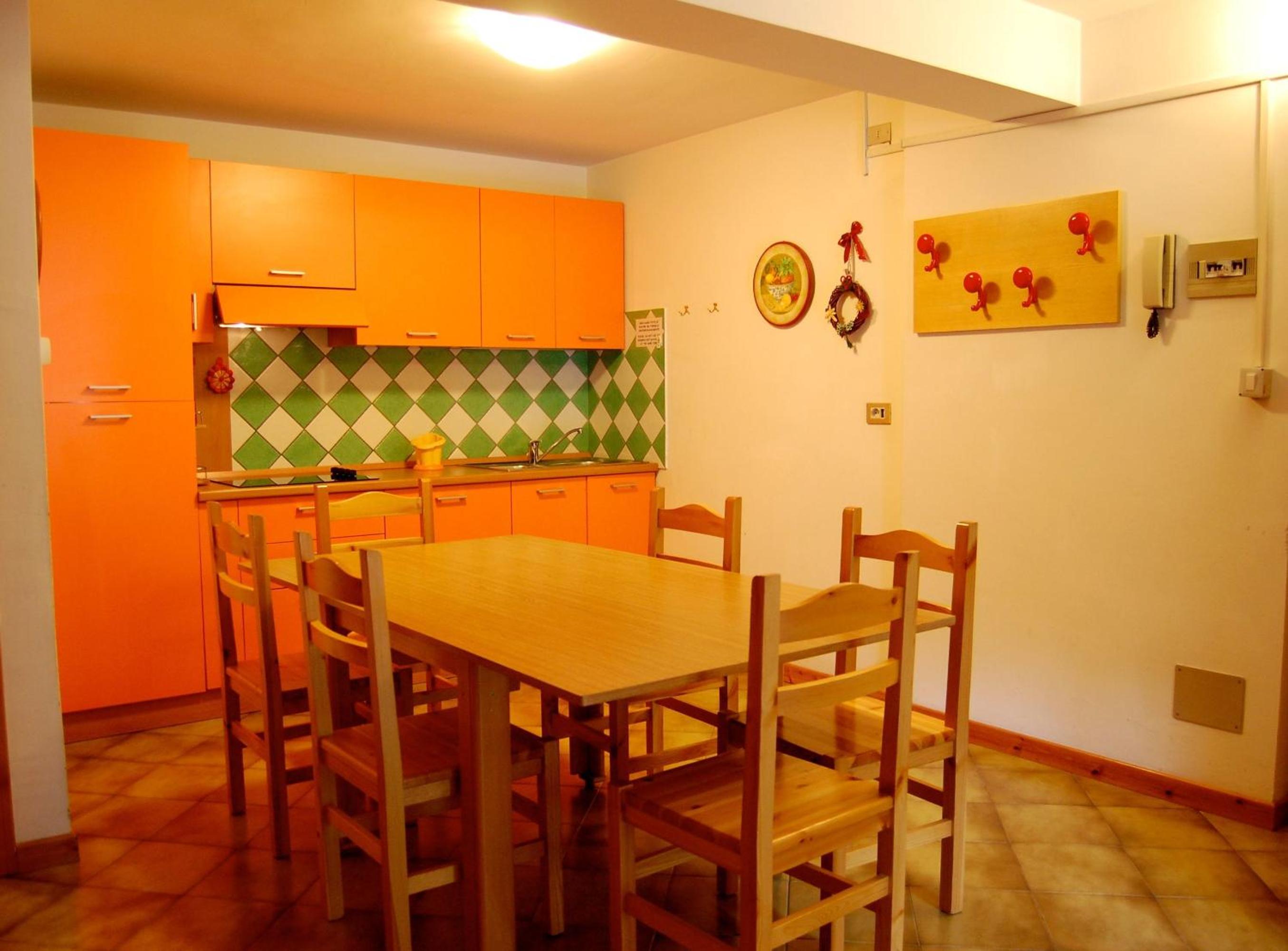 Two-Bedroom Apartment (6 Adults) - Photo 6