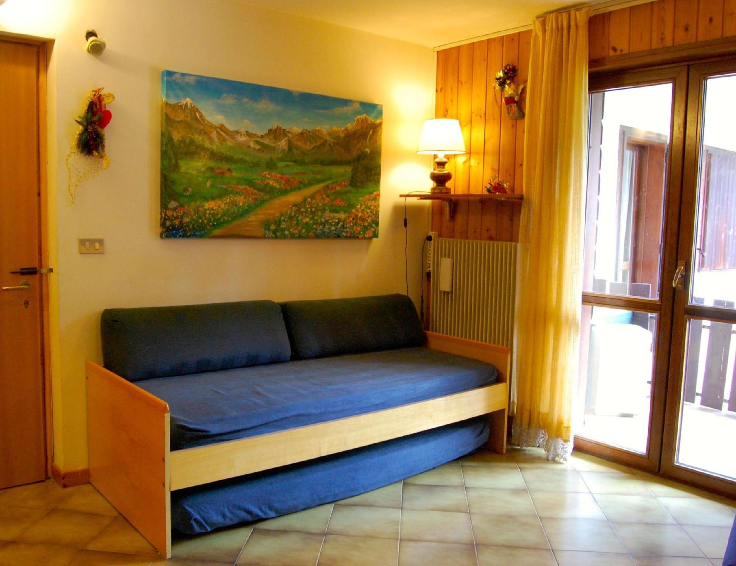 Two-Bedroom Apartment (6 Adults) - Photo 30