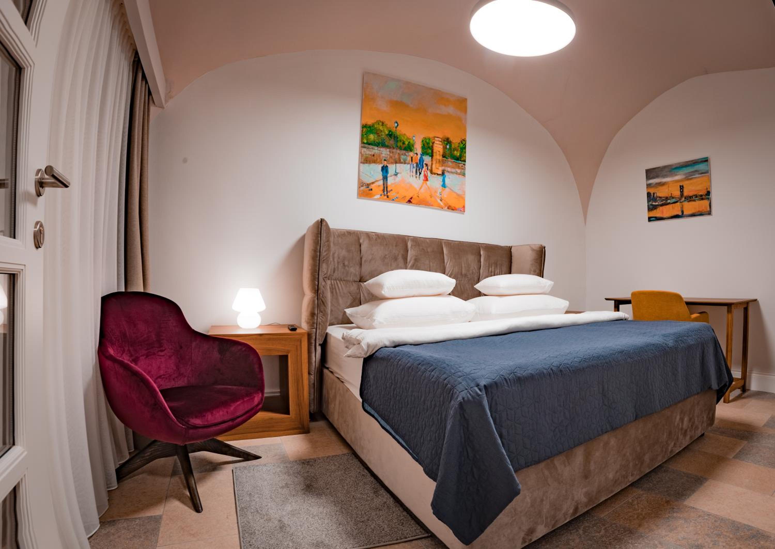 Two-Bedroom Apartment - Photo 9