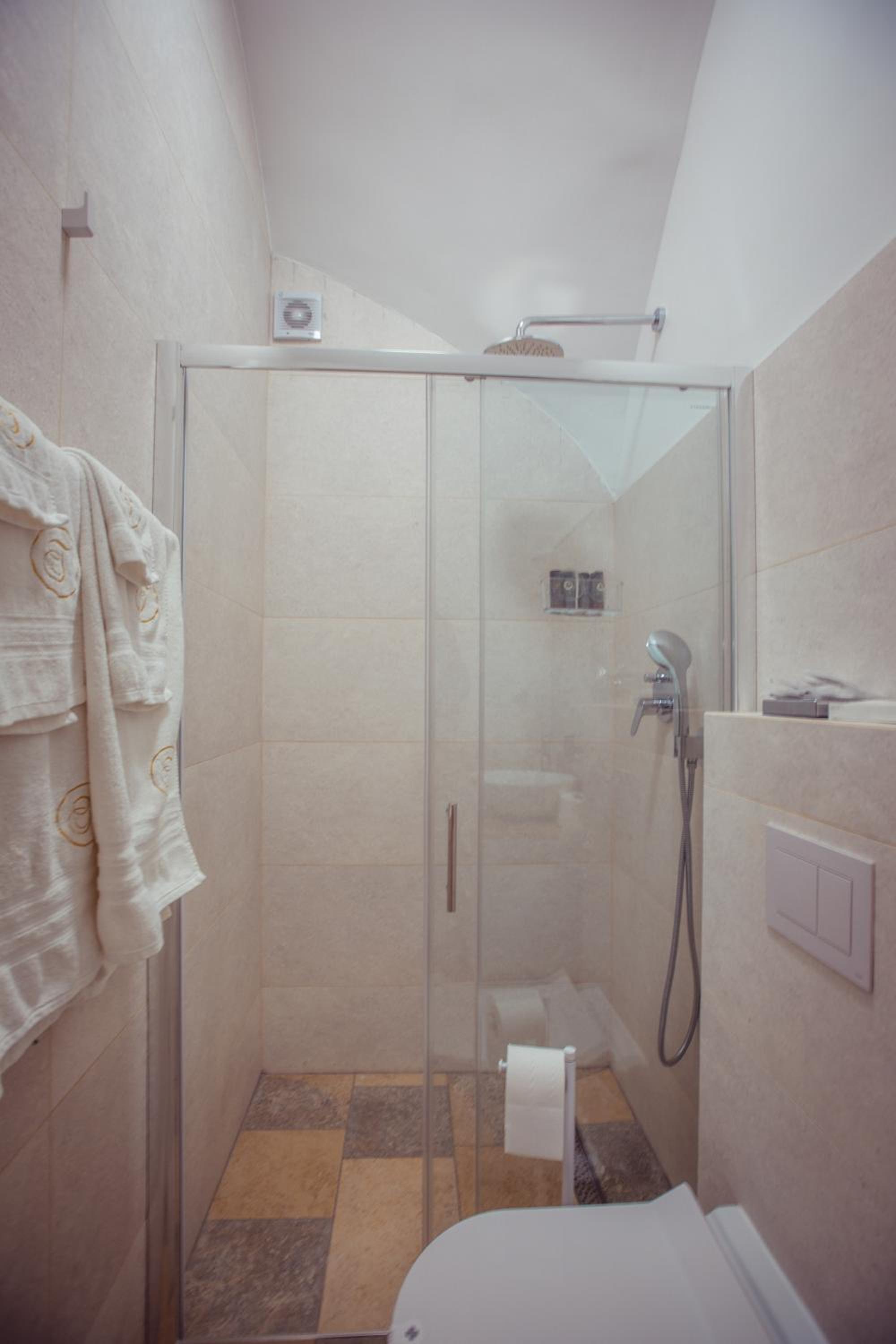 Two-Bedroom Apartment - Photo 4