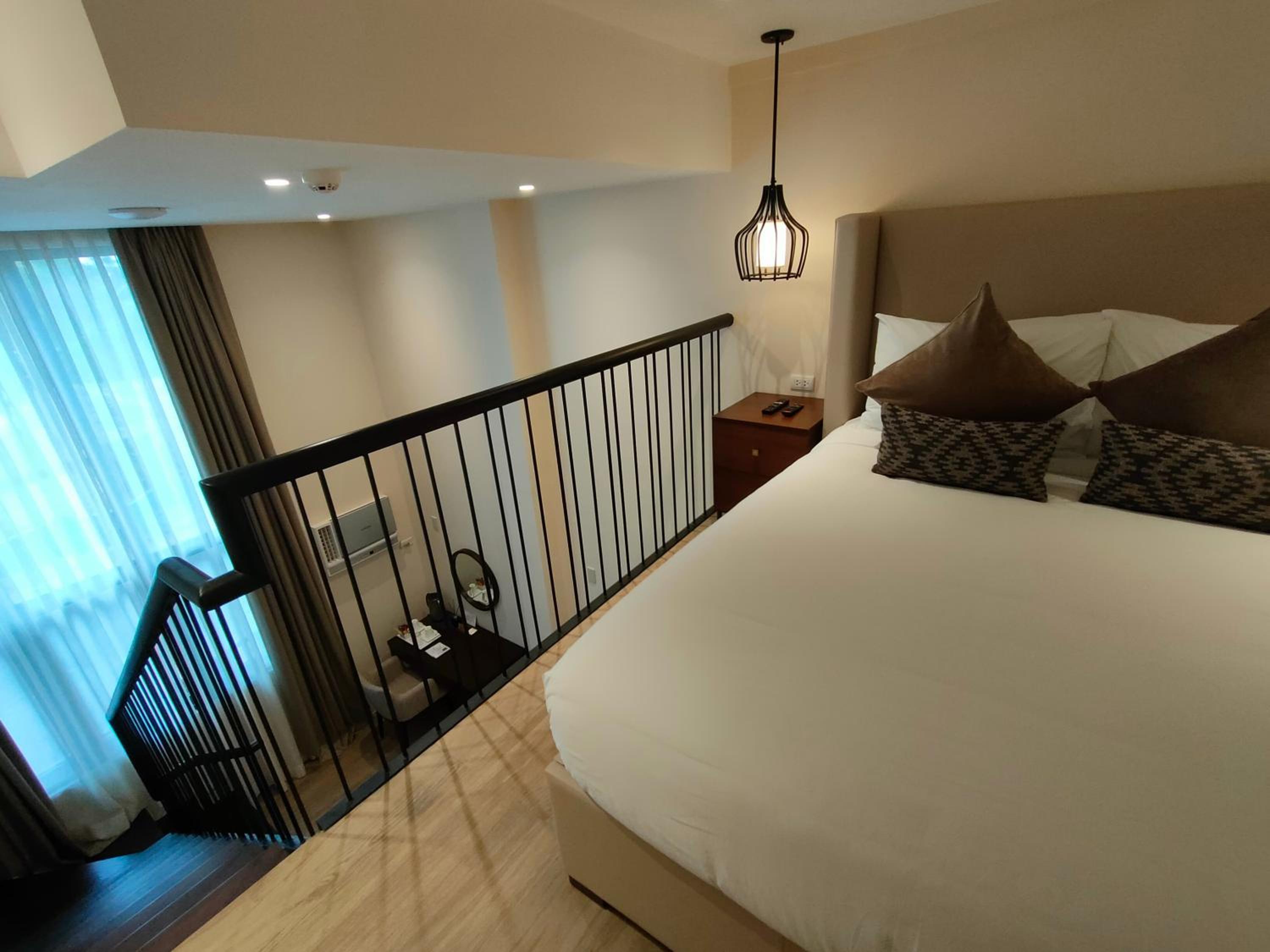 Deluxe Queen Room - Photo 3