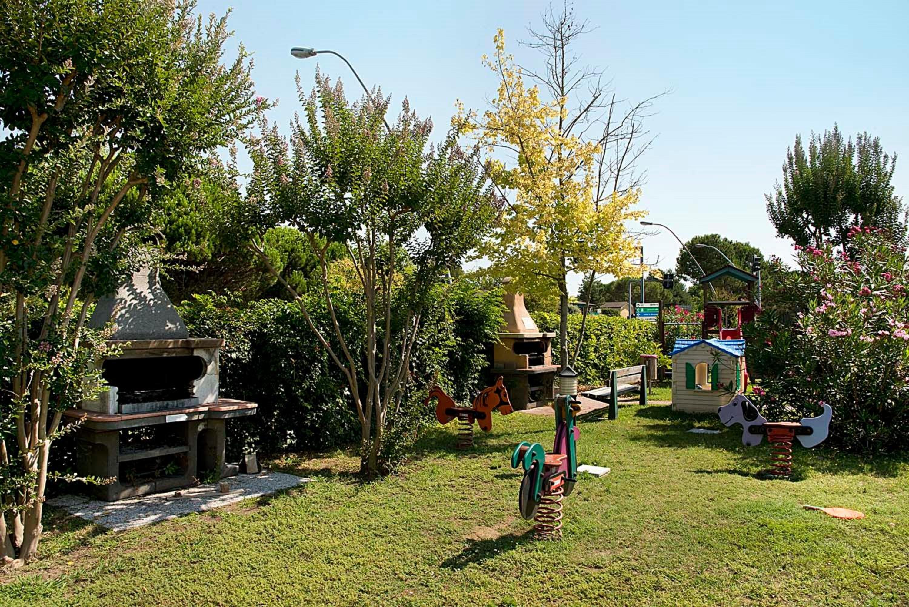 Two-Bedroom Apartment with Garden photo 3