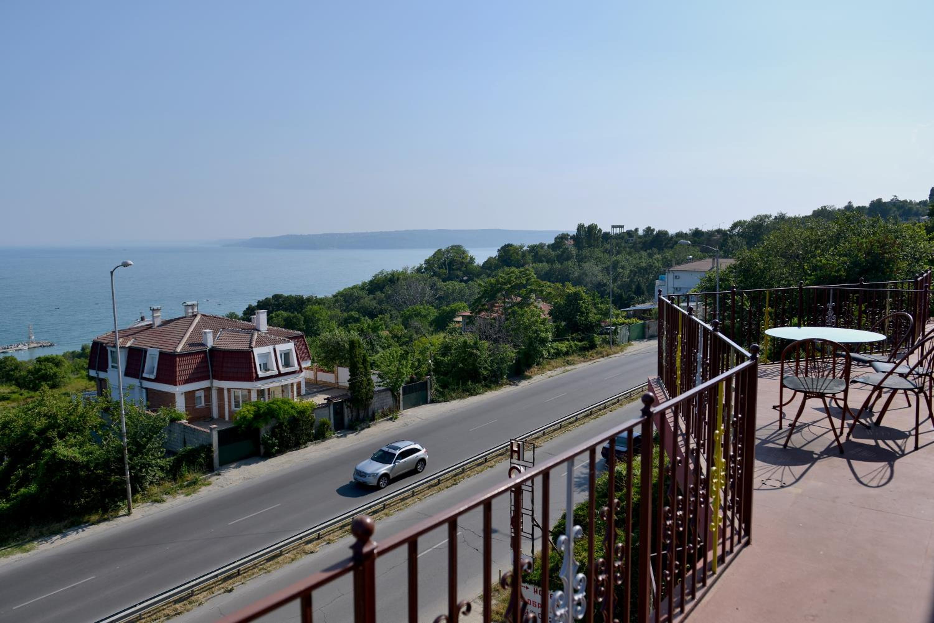 Deluxe Apartment with Balcony - Photo 5
