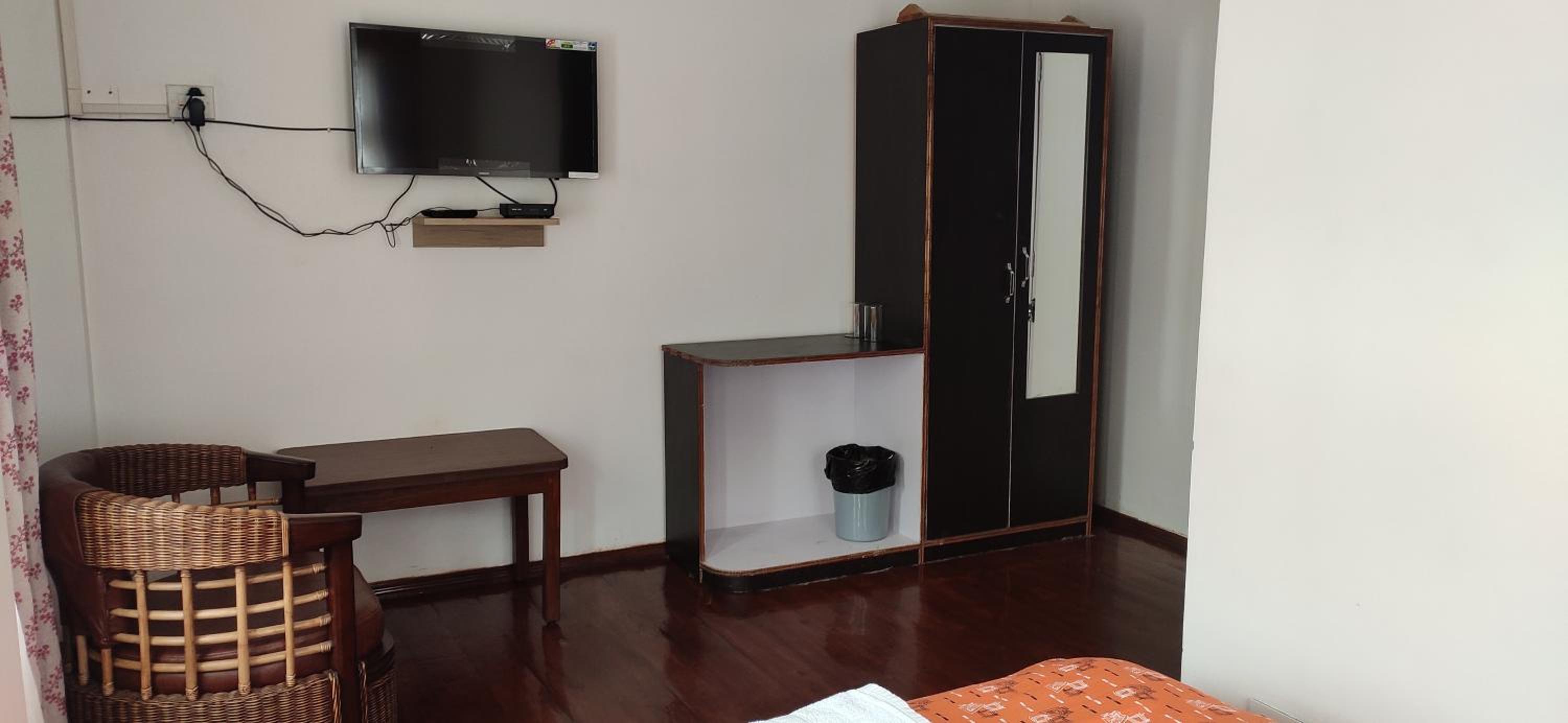 Double Room - Photo 5