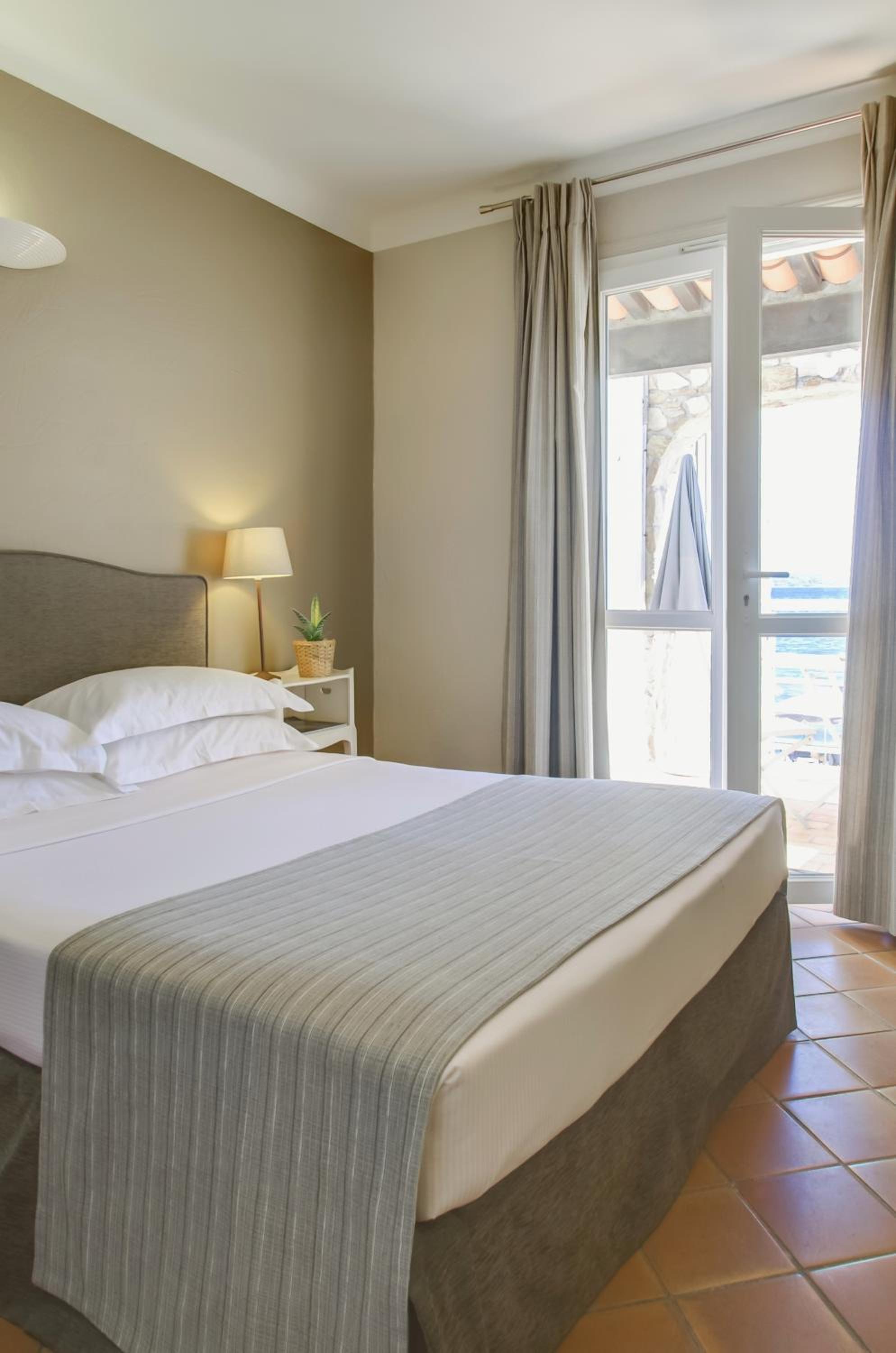 Privilege Room with Balcony and Sea View - Photo 1