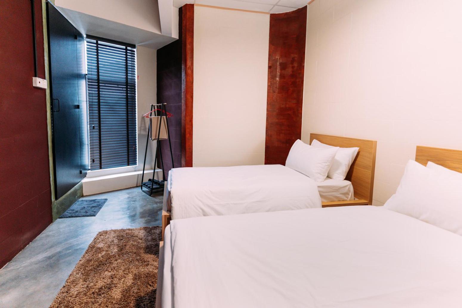 Twin Room with Private Bathroom - Photo 3