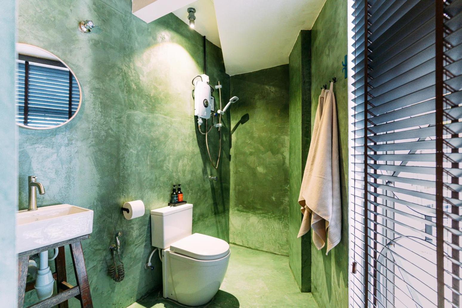 Twin Room with Private Bathroom - Photo 10