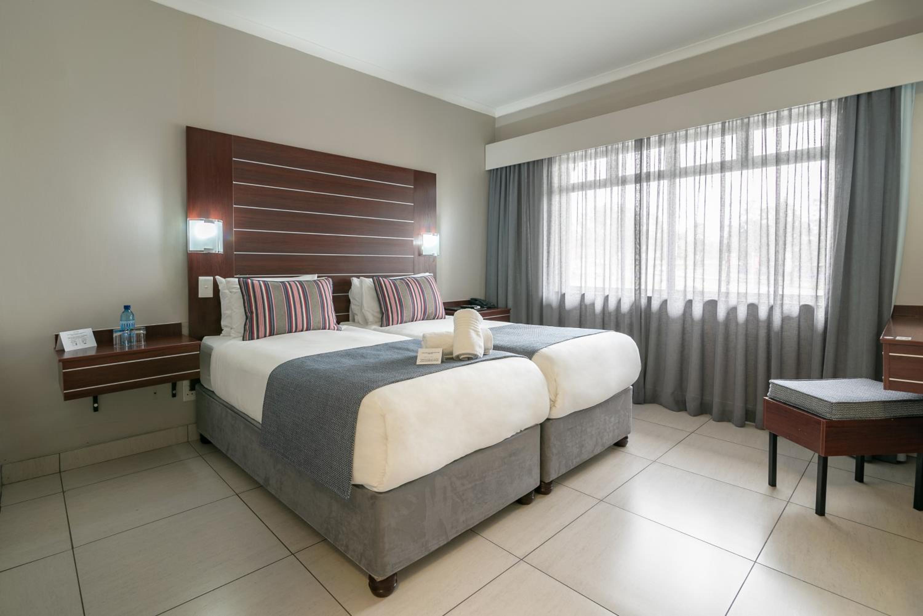 Standard Twin Room - Photo 1