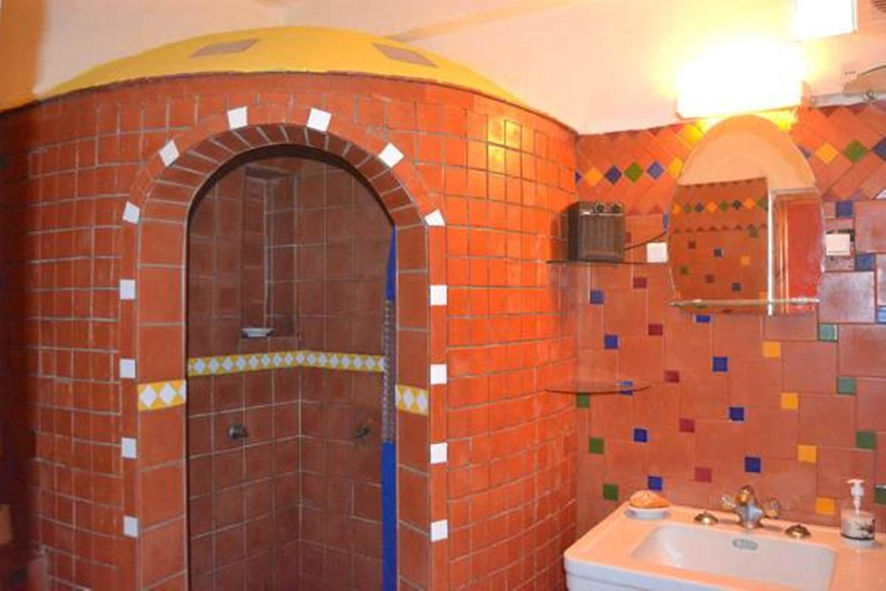 Quadruple Room with Private Bathroom photo 3