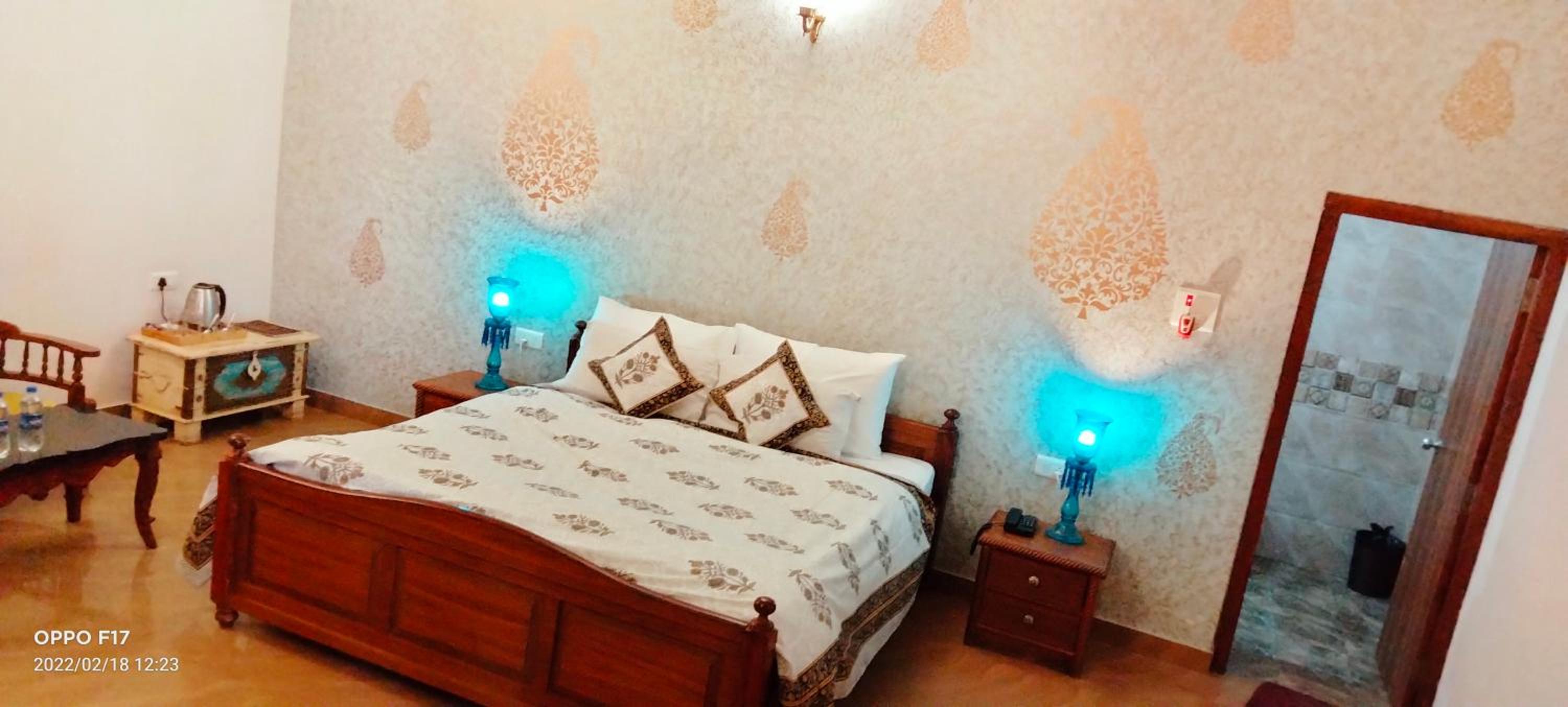 Deluxe King Suite - Photo 16
