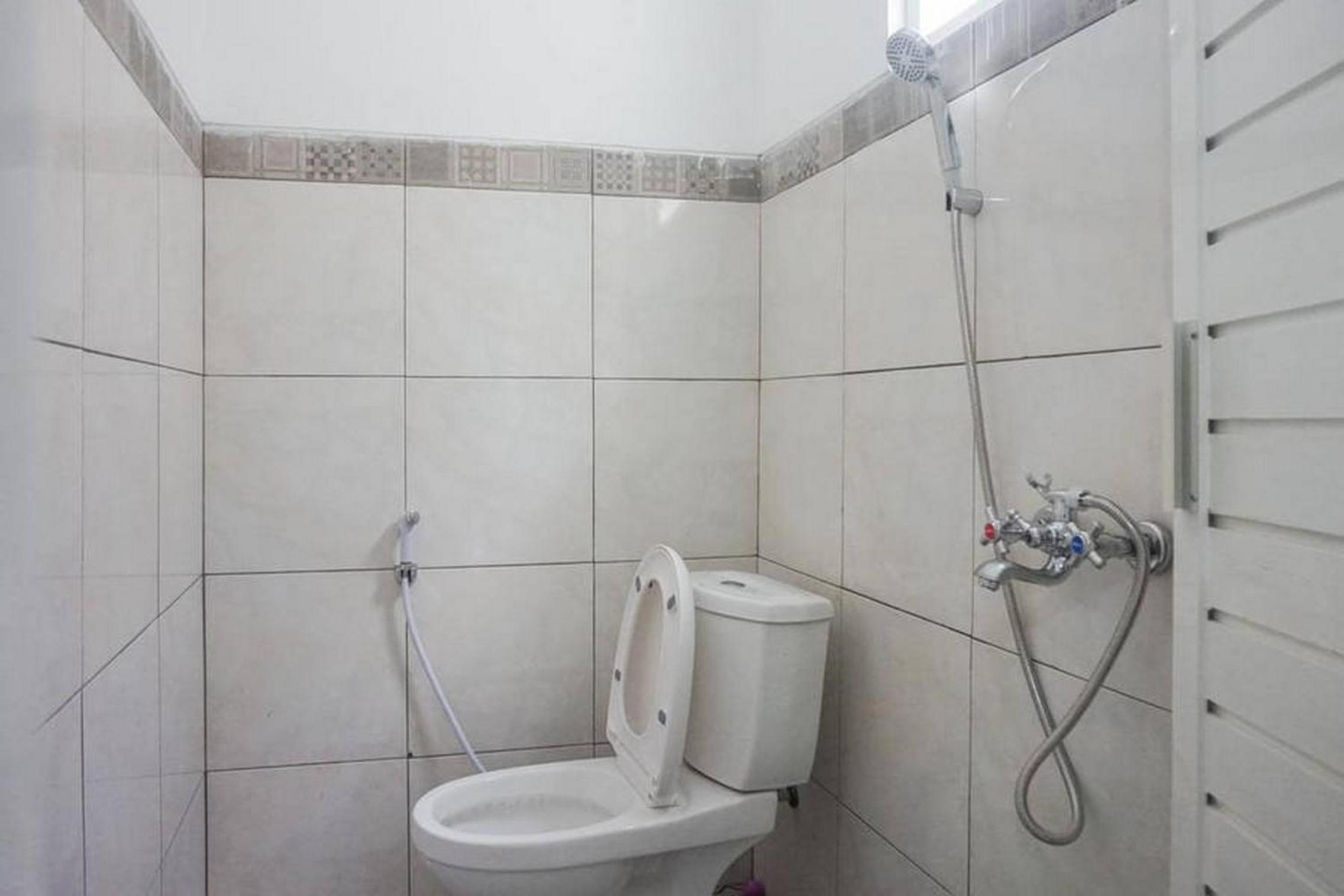 Standard Double Room - Photo 7