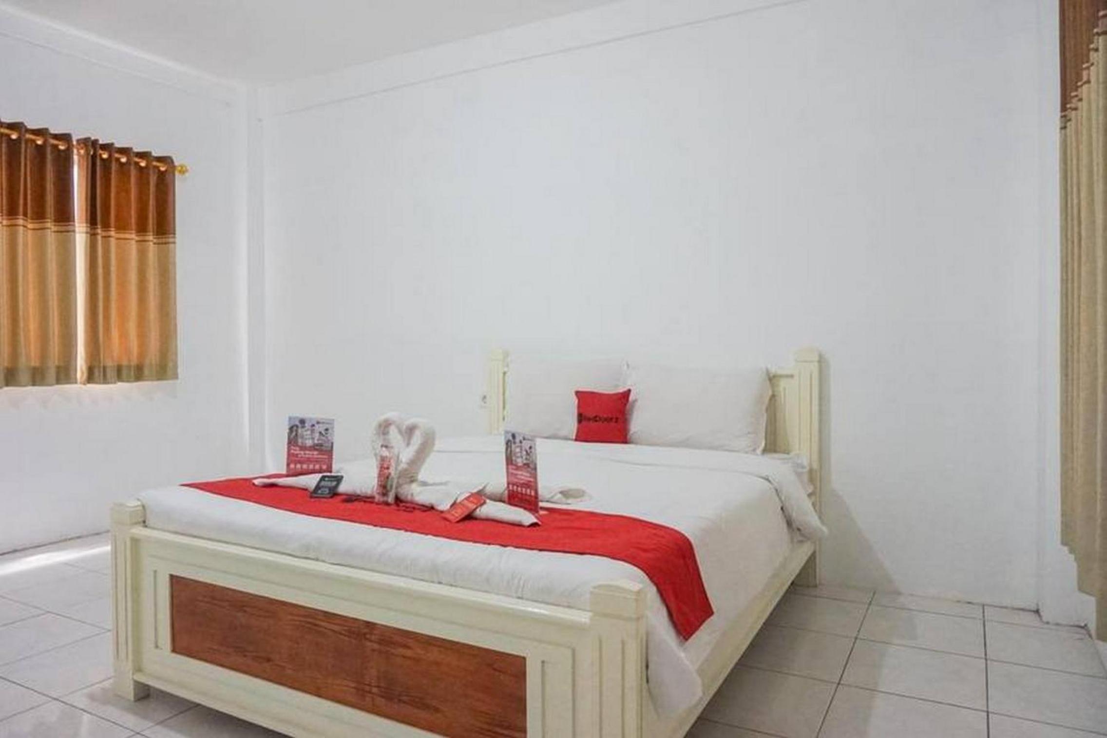 Standard Double Room - Photo 8