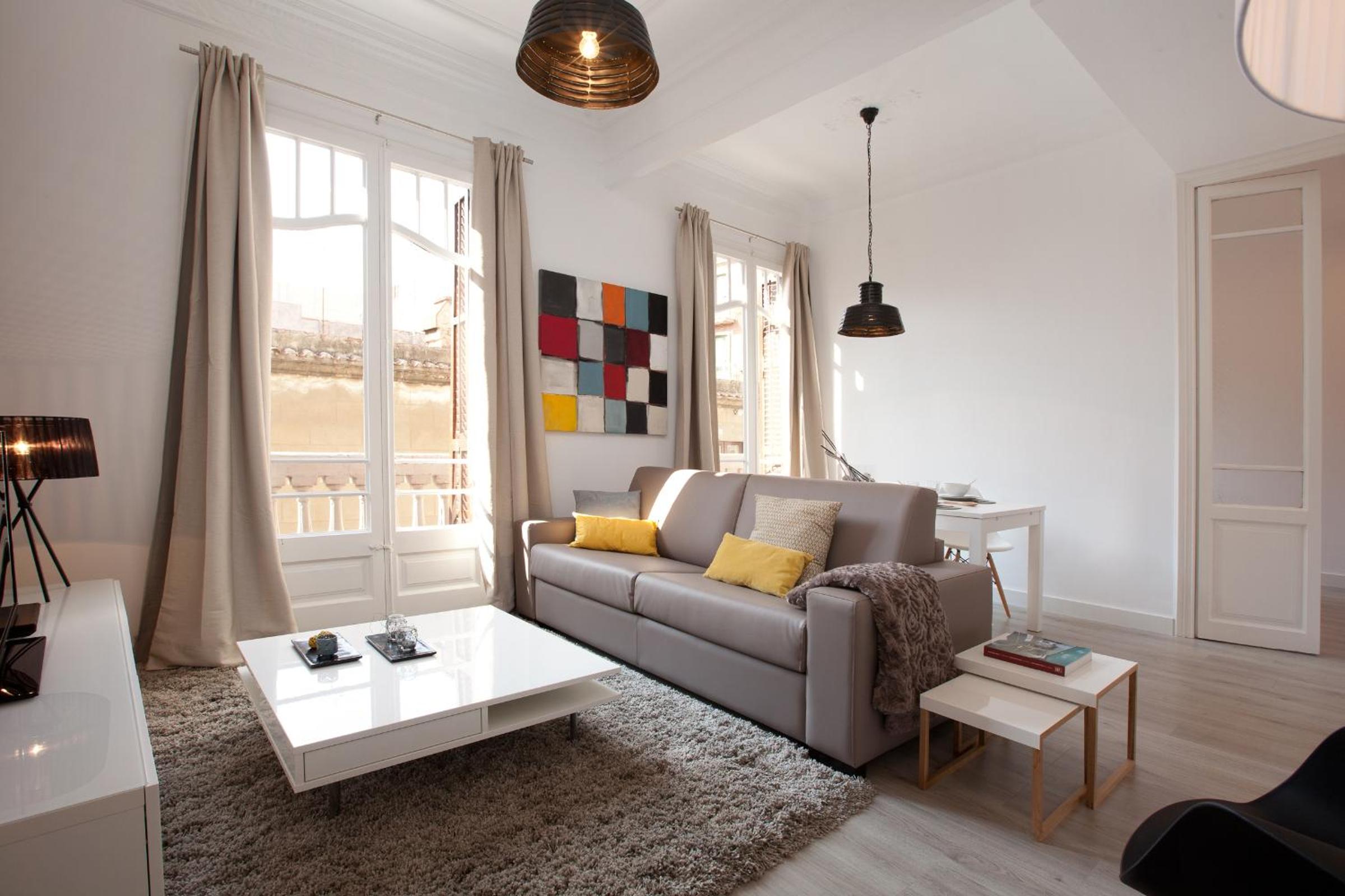 Apartamento de Dos Habitaciones con Balcón - Yellow