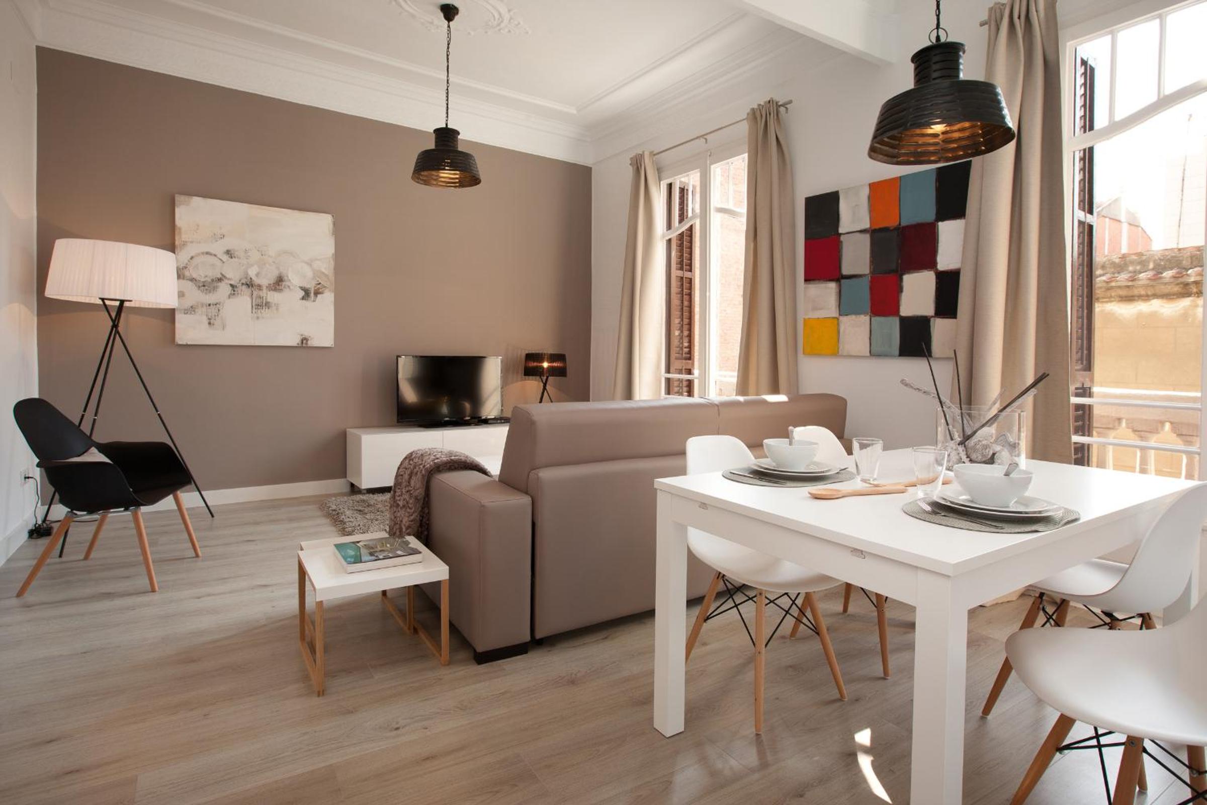 Two-Bedroom Apartment with Balcony -  Yellow photo 3