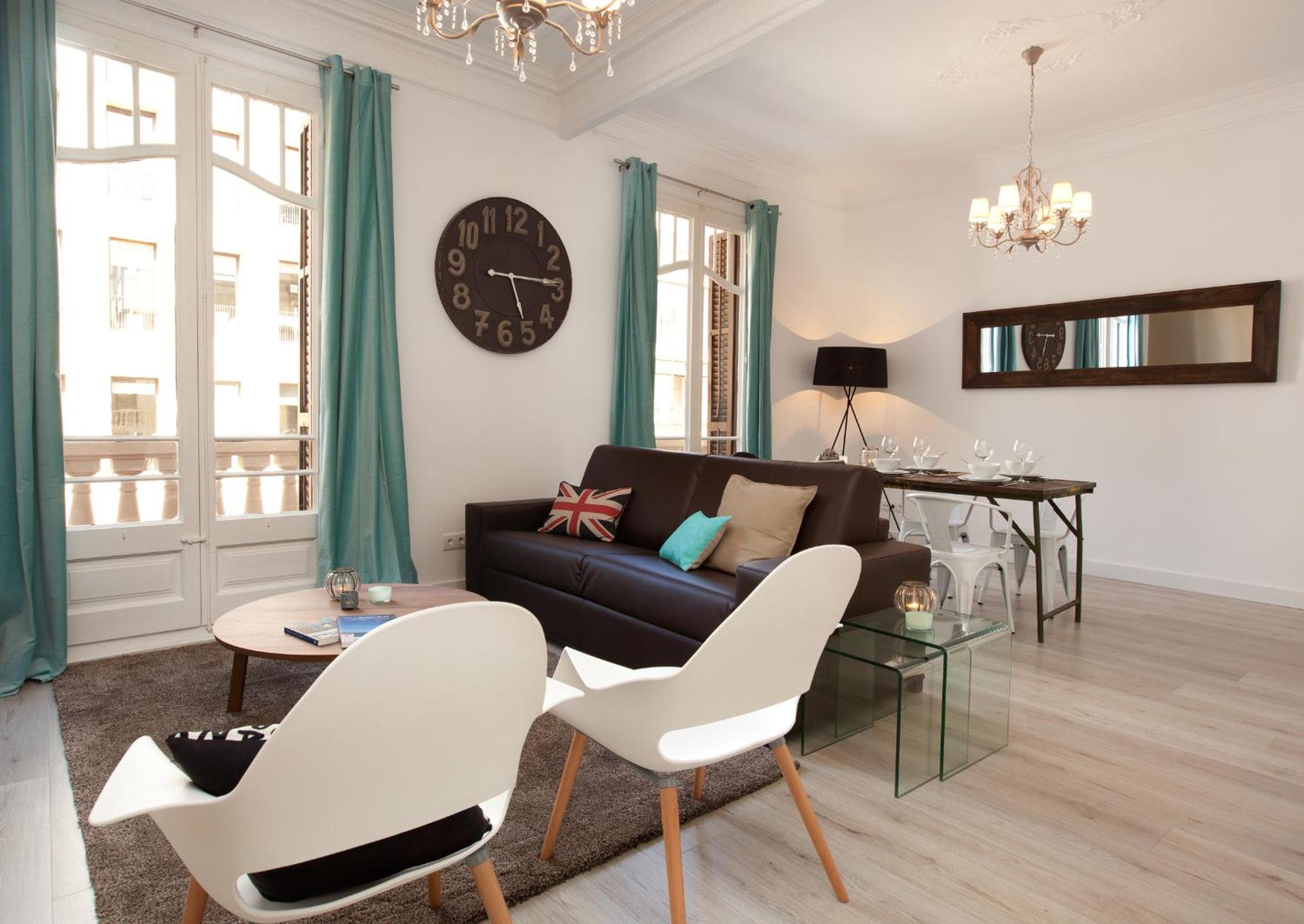 Apartamento de Dos Habitaciones con Balcón - Verde