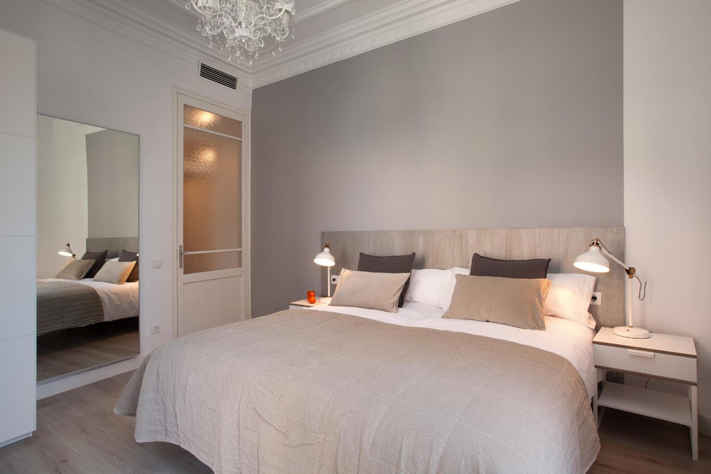 Two-Bedroom Apartment with Balcony - White photo 2