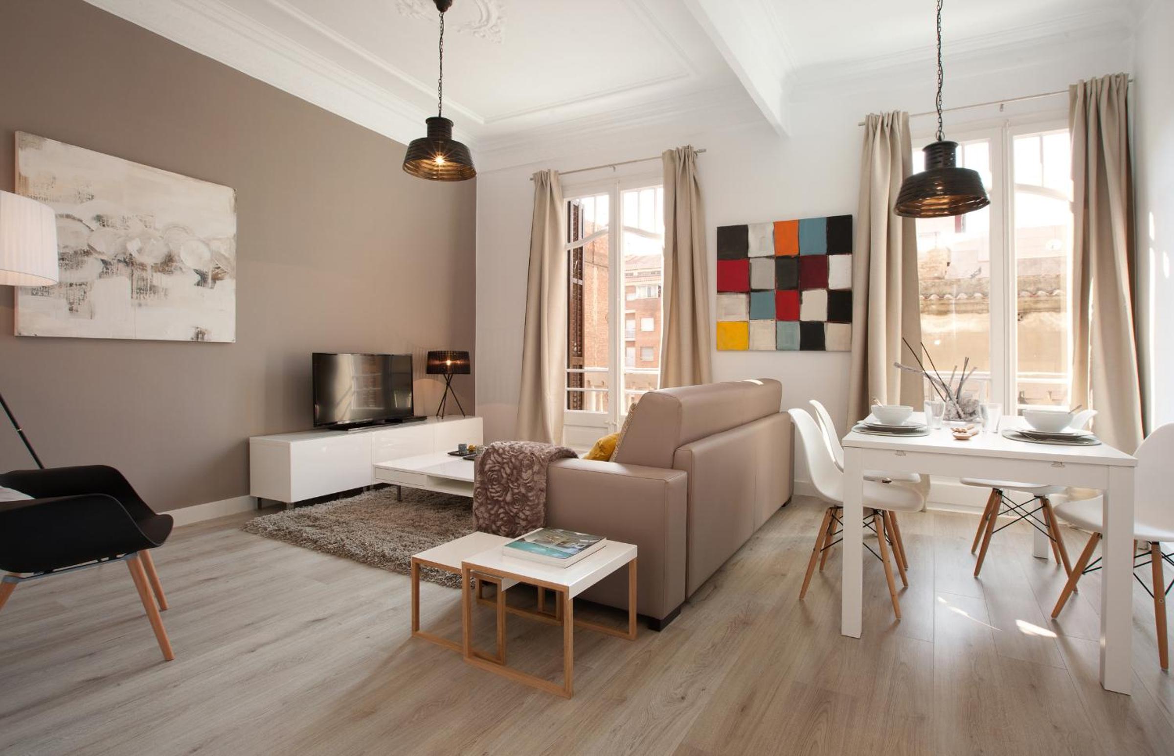 Two-Bedroom Apartment with Balcony -  Yellow photo 2