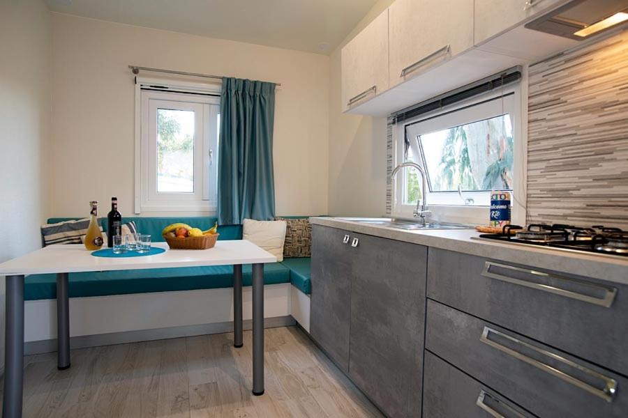 Mobile Home Living - Photo 7