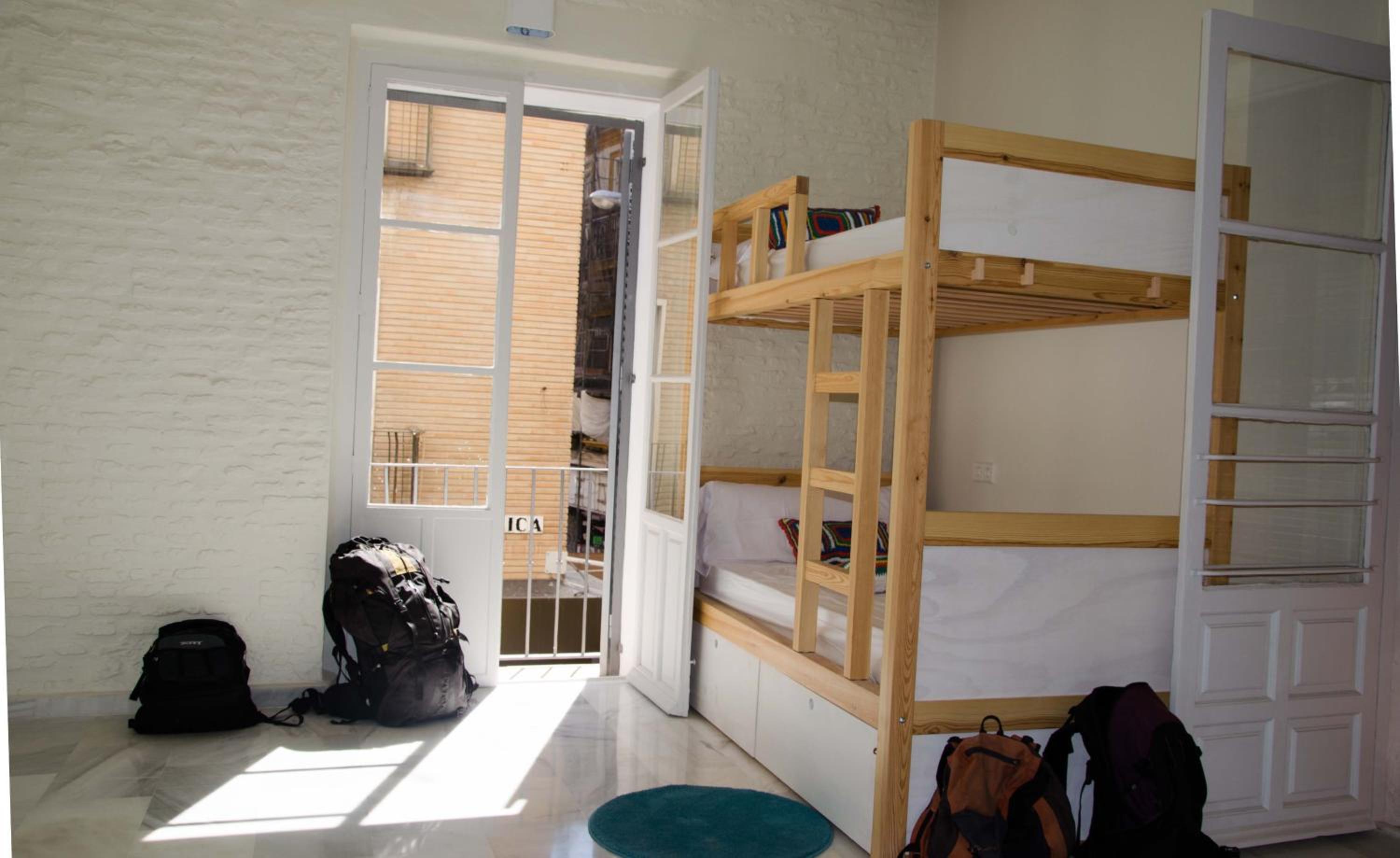 Cama en Habitación Compartida Mixta de 8 Camas