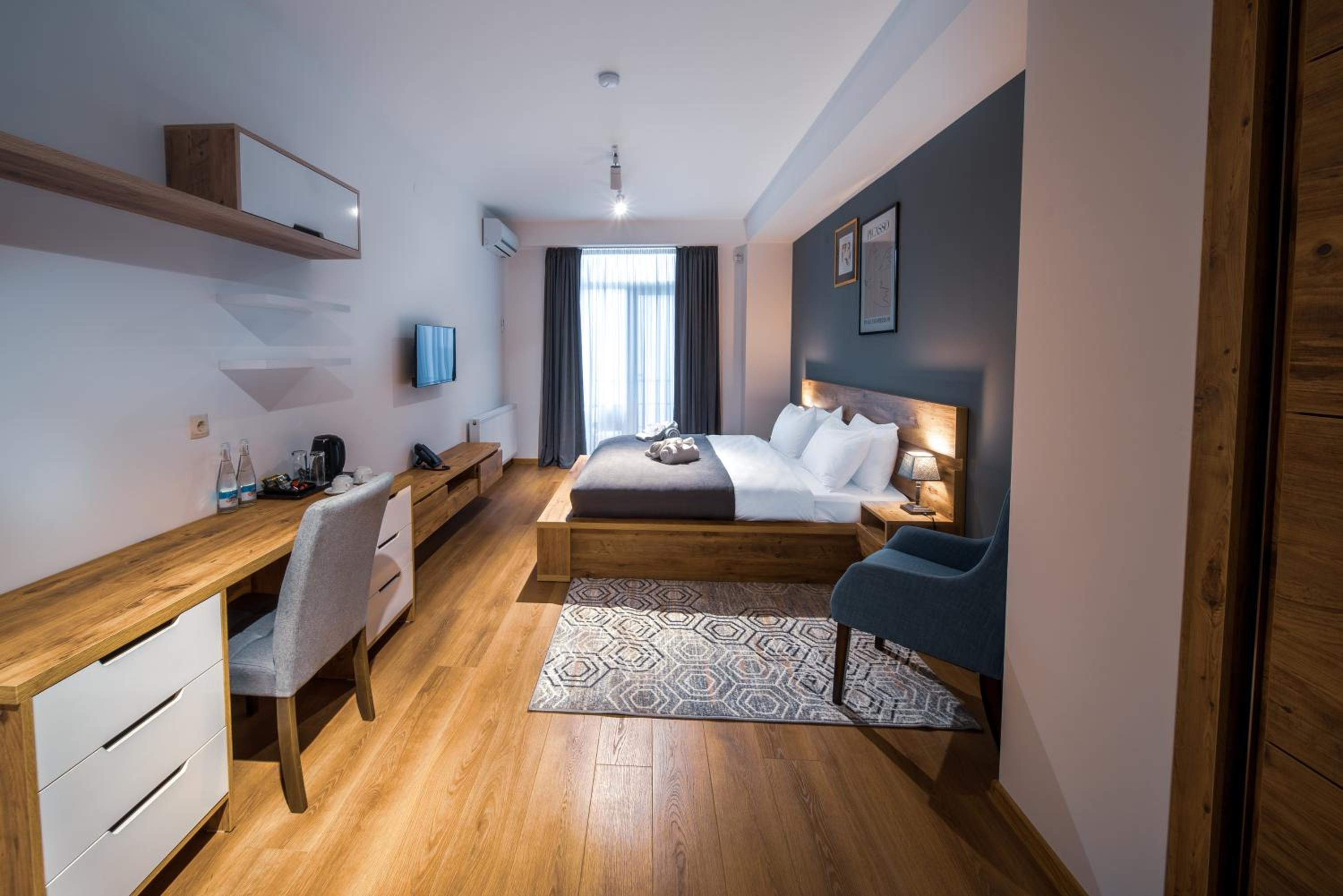 Budget Double Room - Photo 6
